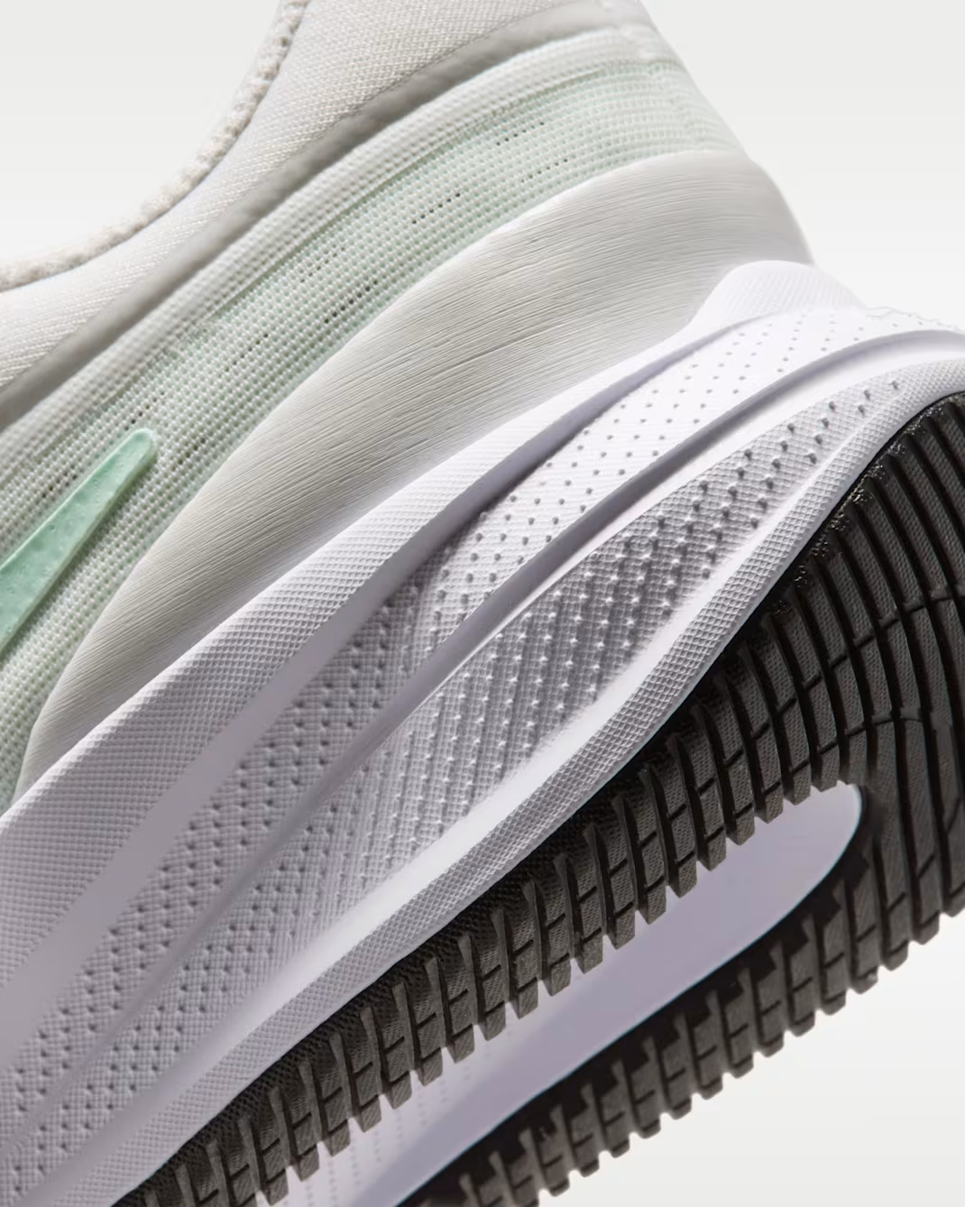 HF7004-104 Nike GS Star Runner 5 "Summit White/Barely Green"