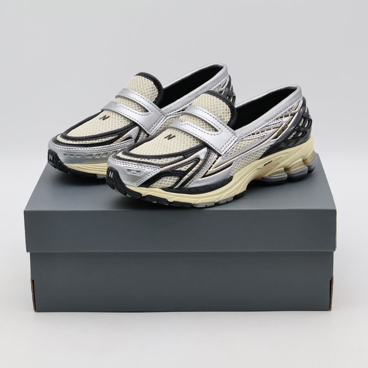 U1906LOB New Balance 1906L Silver Metallic Cream (Men's)