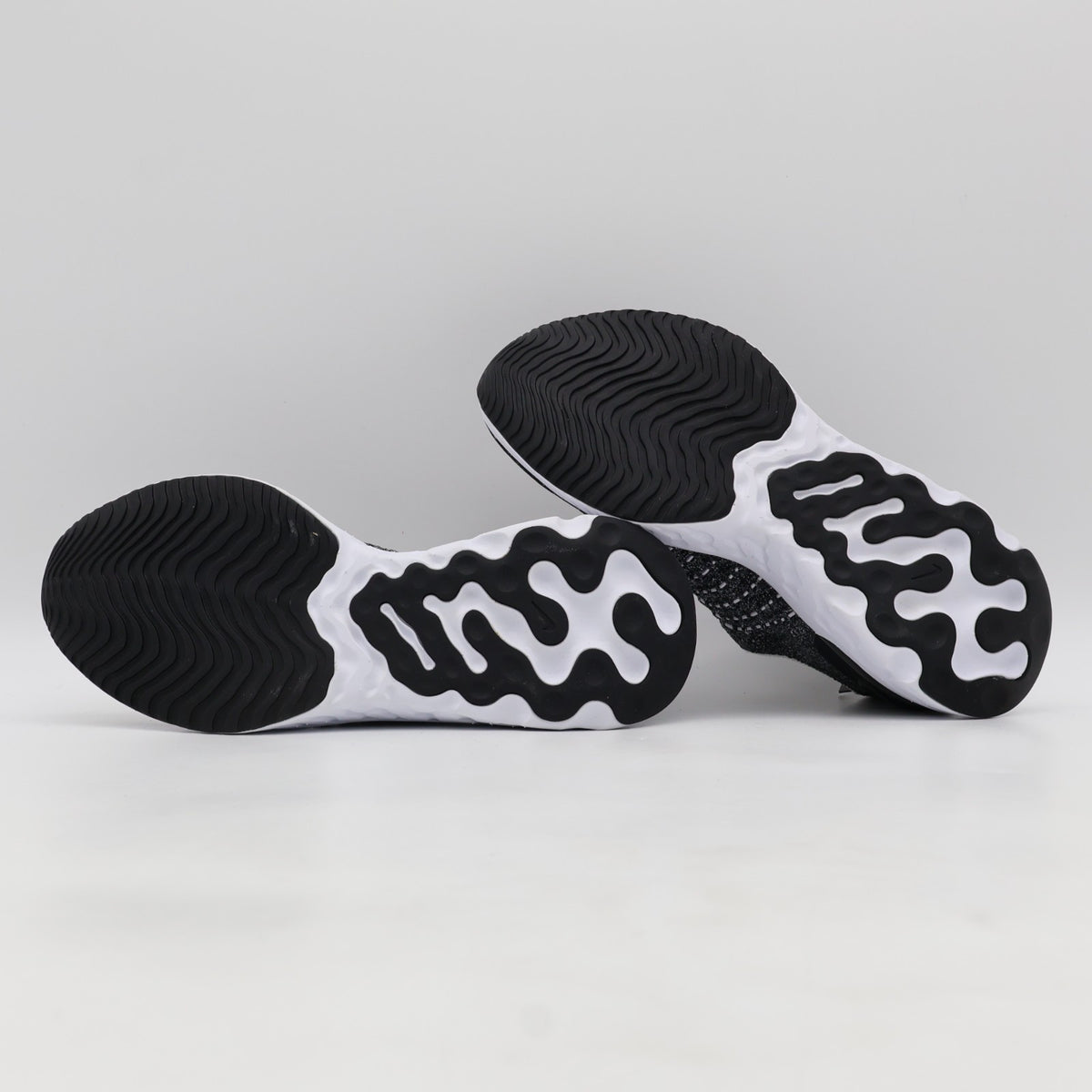 CJ0280-002 Nike React Phantom Run Flyknit 2 Black White (Women's)