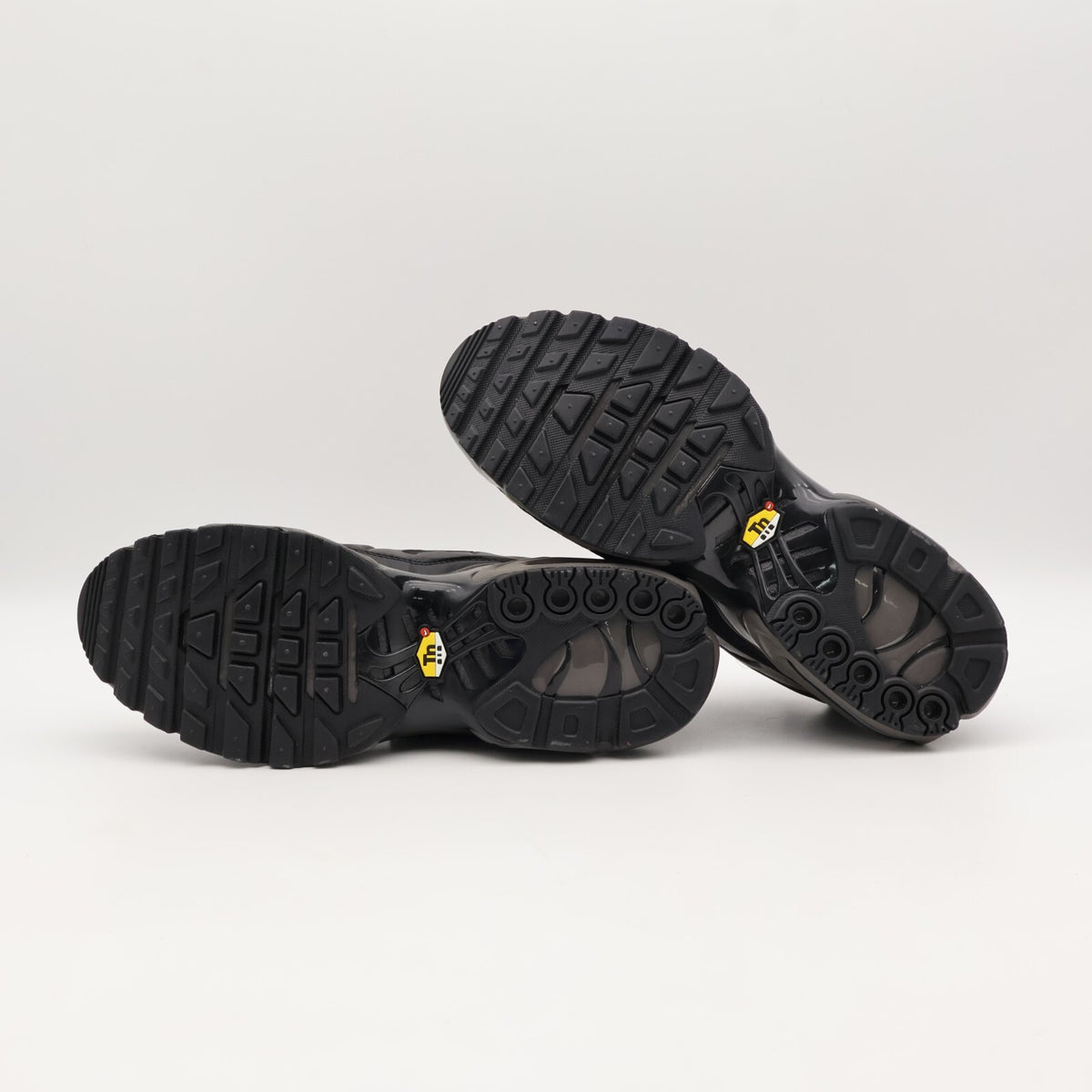 HJ4519-200 Nike Air Max Plus PRM Black Tea and Petra Brown (Men's)