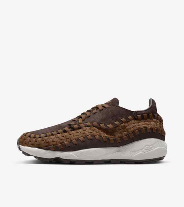 FB1959-200 Nike Air Footscape Woven Saturn Gold and Earth (Women's)