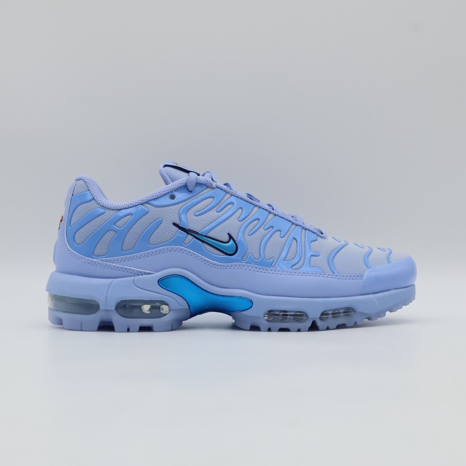 HV4363-400 Eastside Golf Nike Air Max Plus Golf NRG Aluminum University (Men's)