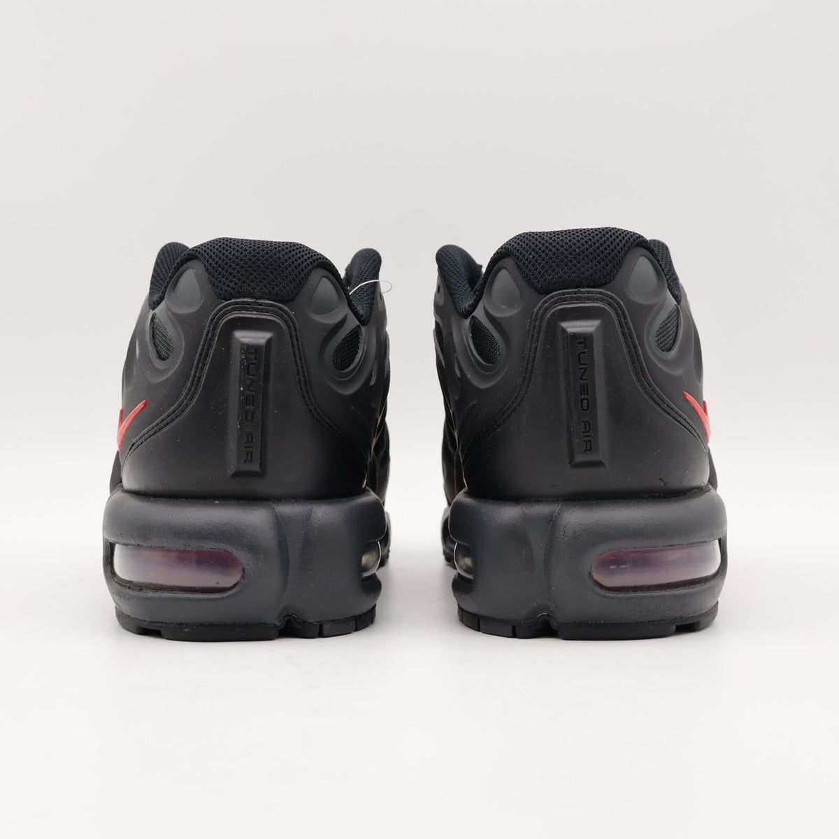 FD4290-013 Nike Air Max Plus Drift Bred (Men's)