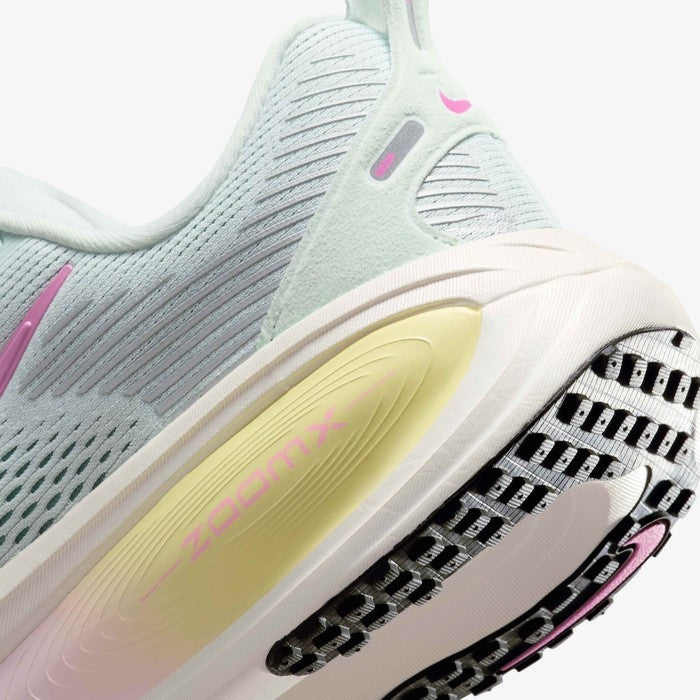 IH3634-099 Nike Vomero 18 Barely Grey Pale Ivory Cannon Playful Pink (Women's)