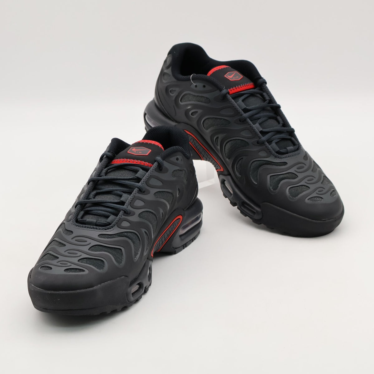 FD4290-013 Nike Air Max Plus Drift Bred (Men's)