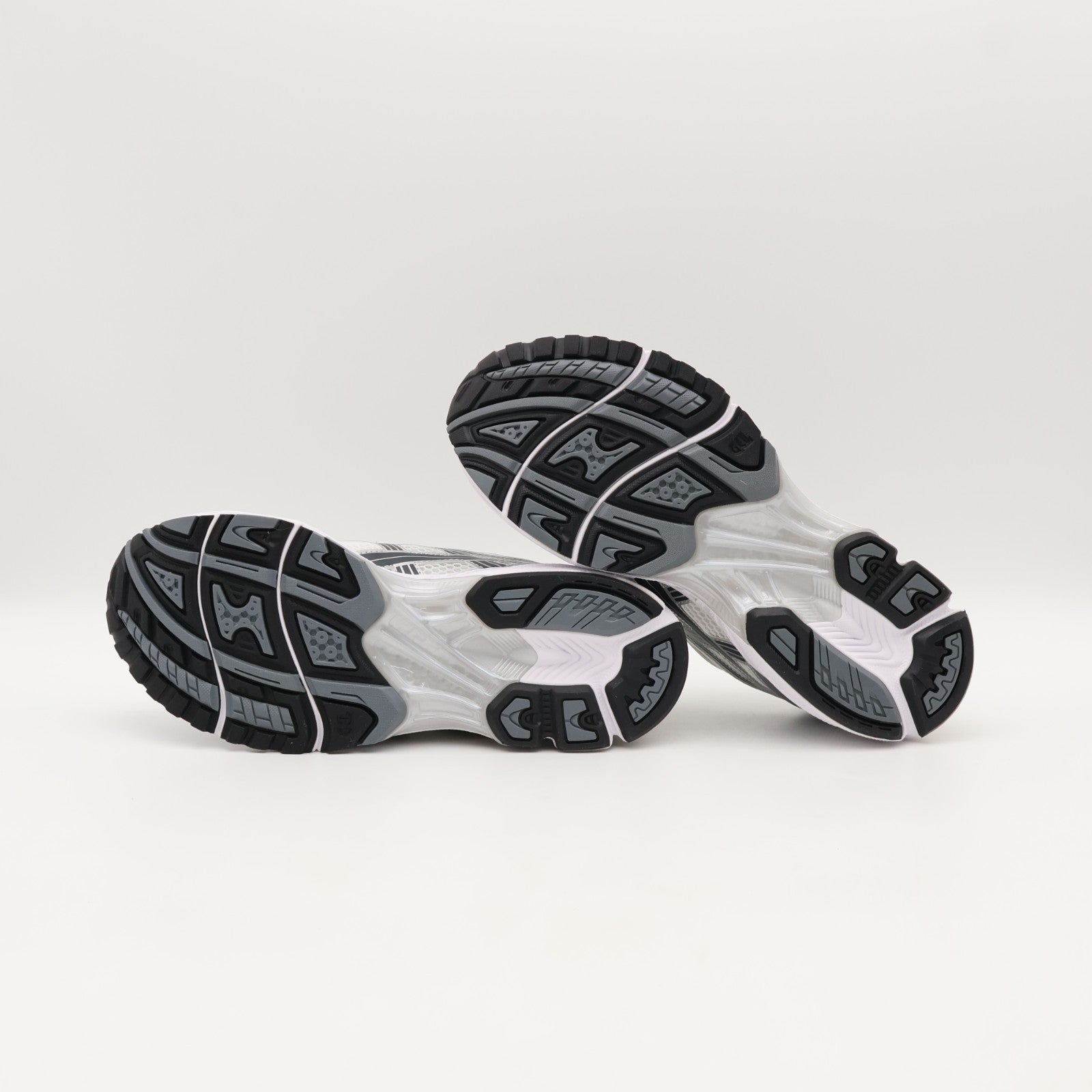 1203A537-110 Asics Gel-Kayano 14 White Graphite Grey (Men's)