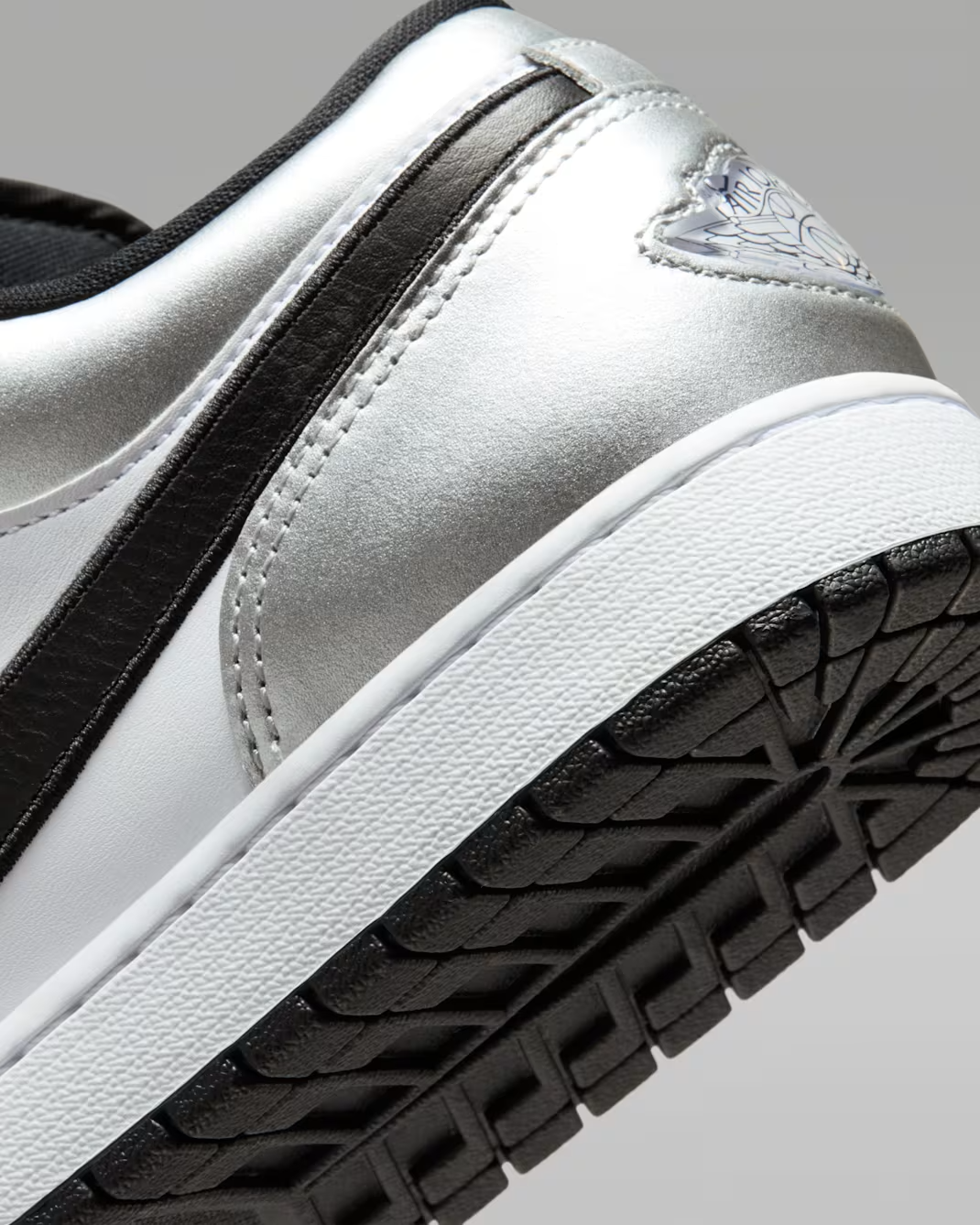 IR2278-100 Nike Air Jordan 1 Low Se White Black Metallic Silver (Men's)