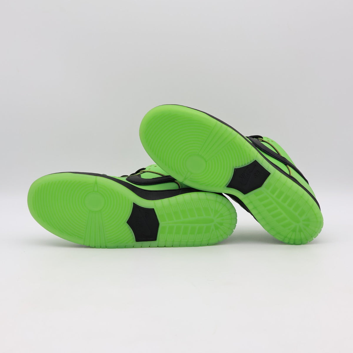 FZ8319-300 The Powerpuff Girls Nike SB Dunk Low Pro QS Buttercup (Men's)