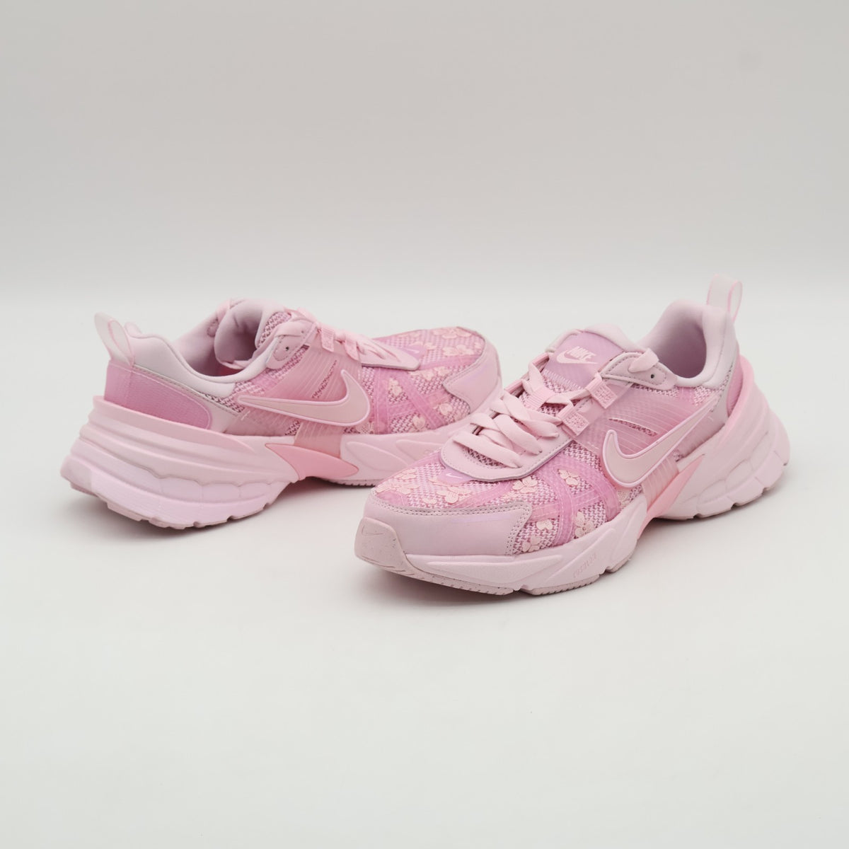 HJ5269-600 Nike V2K Run Pink Foam Arctic Pink Summery Florals (Women's)