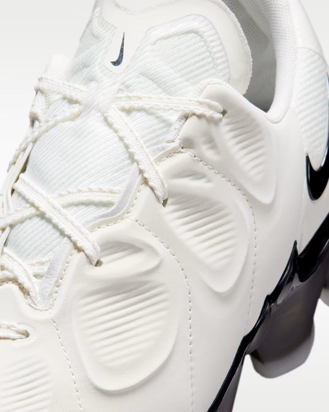 HQ2412-101 Nike First Sight Mirage "Sail" (Women's)
