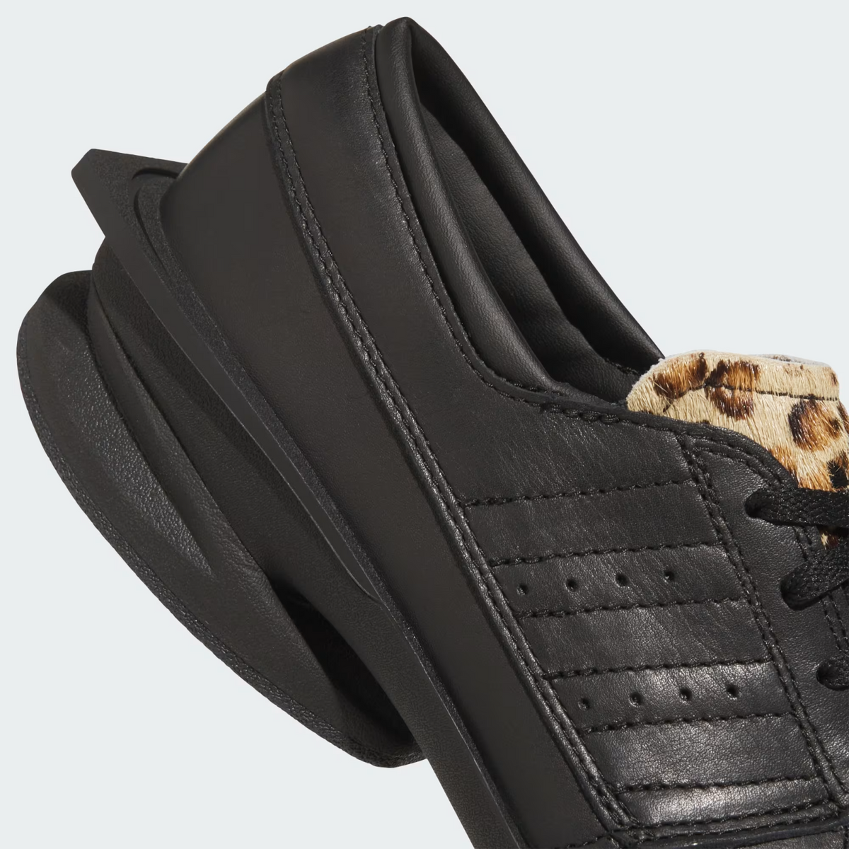 KJ8219 adidas FORUM SQ LOAFER (Women's)