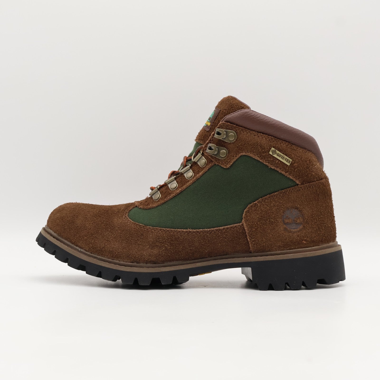 TB0A6EYDW01 the Apartment Timberland Vibram Mash GORE-TEX Brown (Men's)
