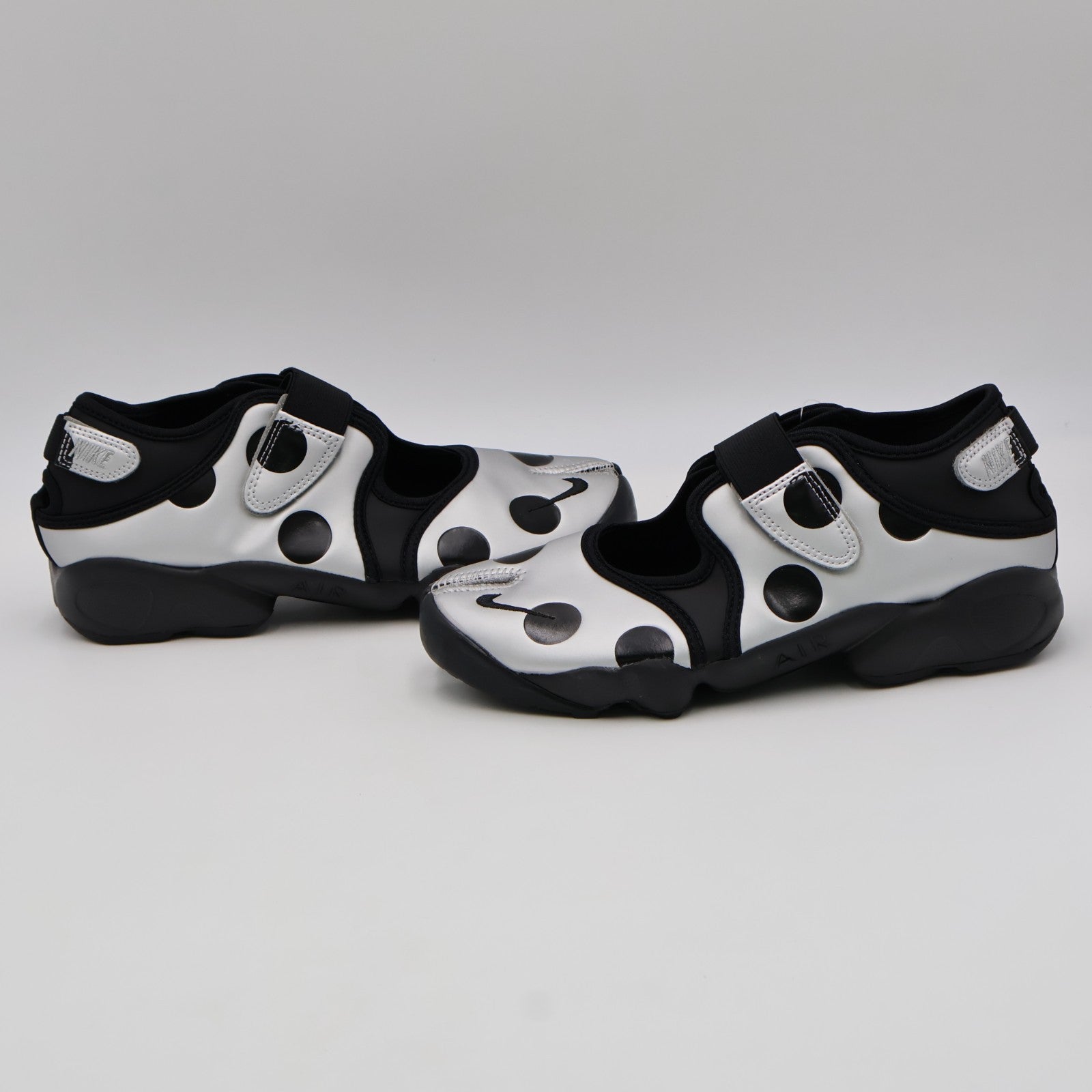 IR1226-001 Nike Air Rift "Polka Dot/Black/Metallic Silver" (Women's)