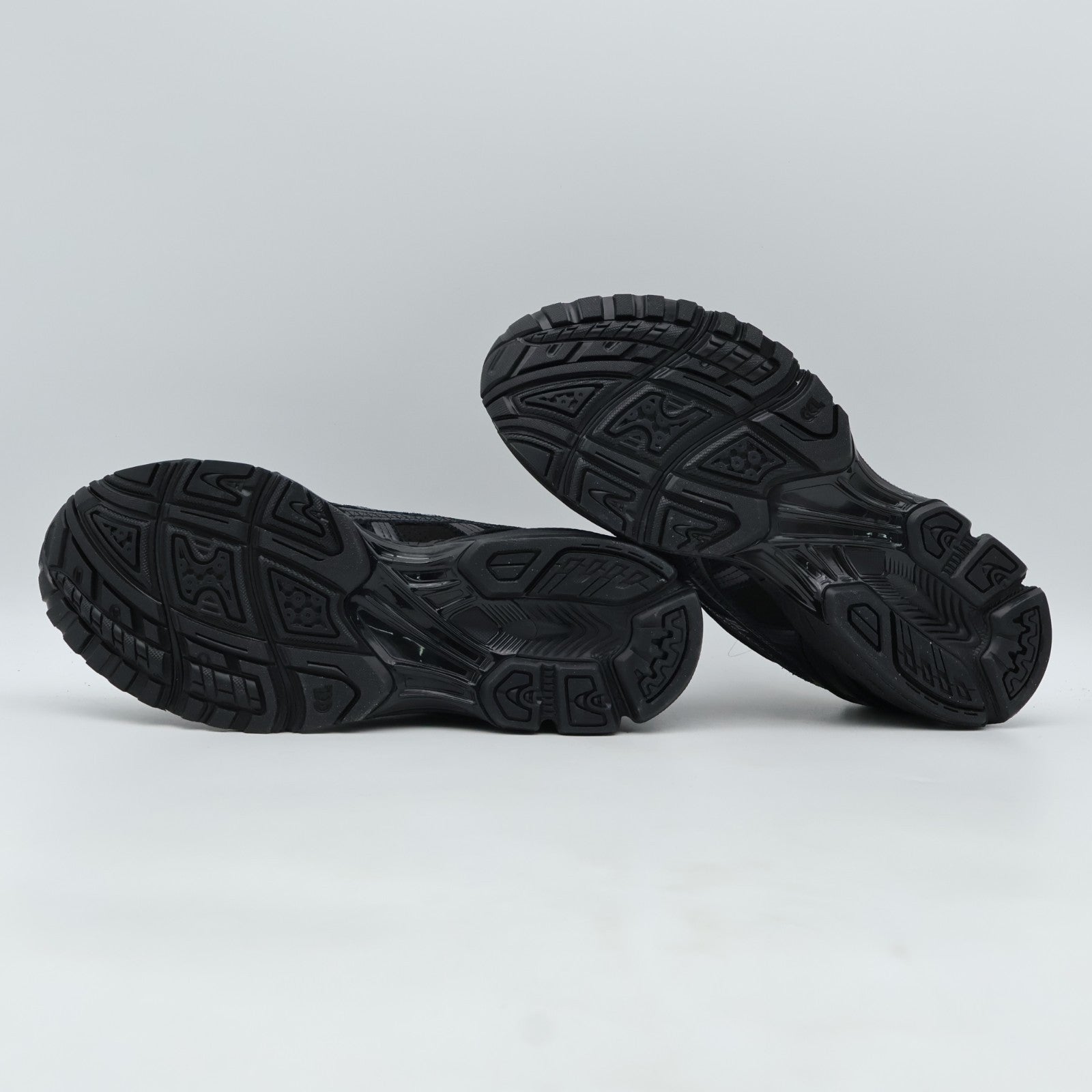1203B110-001 THOM BROWNE Asics Gel-Kayano 14 Black (Men's)
