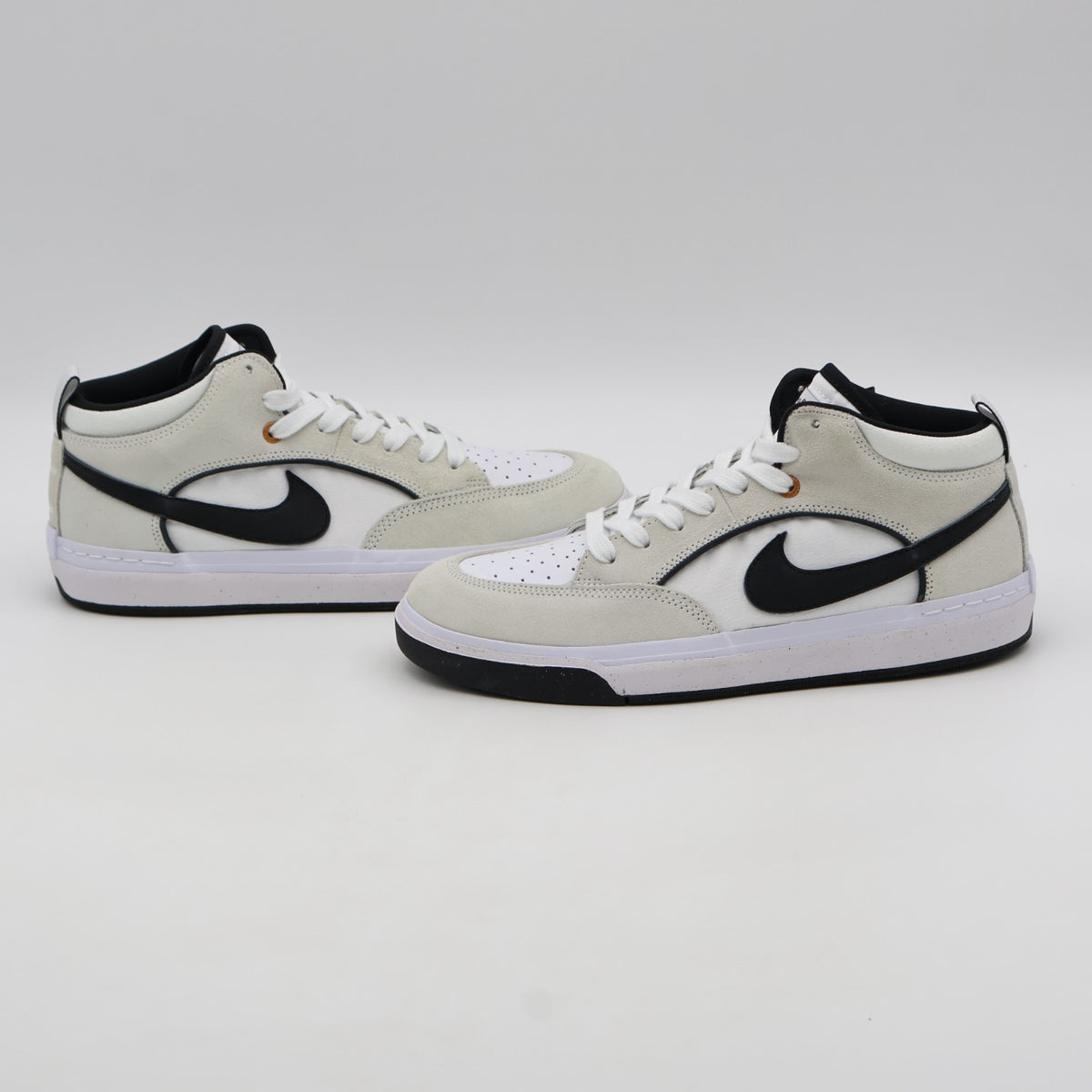 DX4361-100 Nike SB React Leo White Black (Men's)