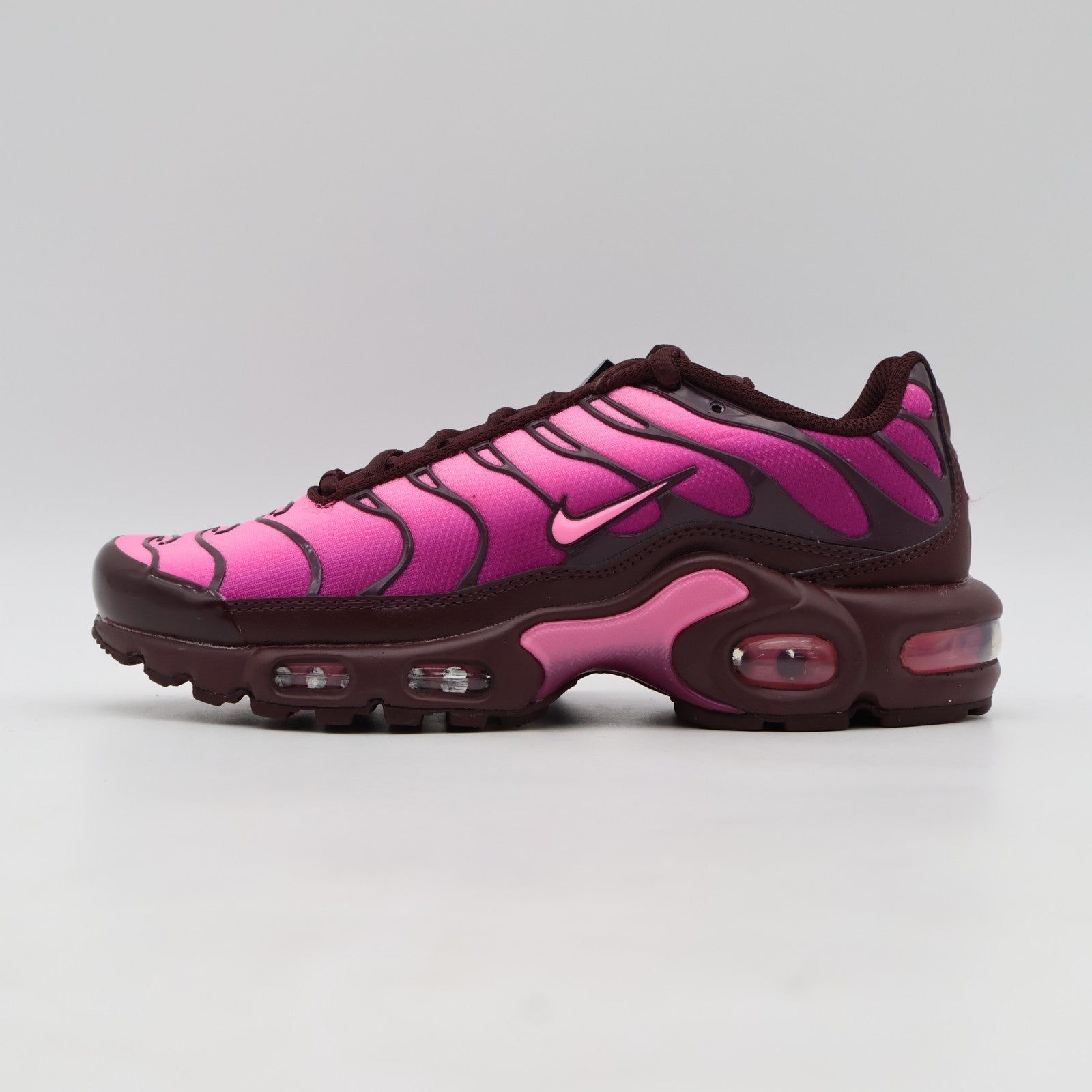 DZ3670-600 Nike Air Max Plus Burgundy Crush Captures Flower Pink Spell (Women's)