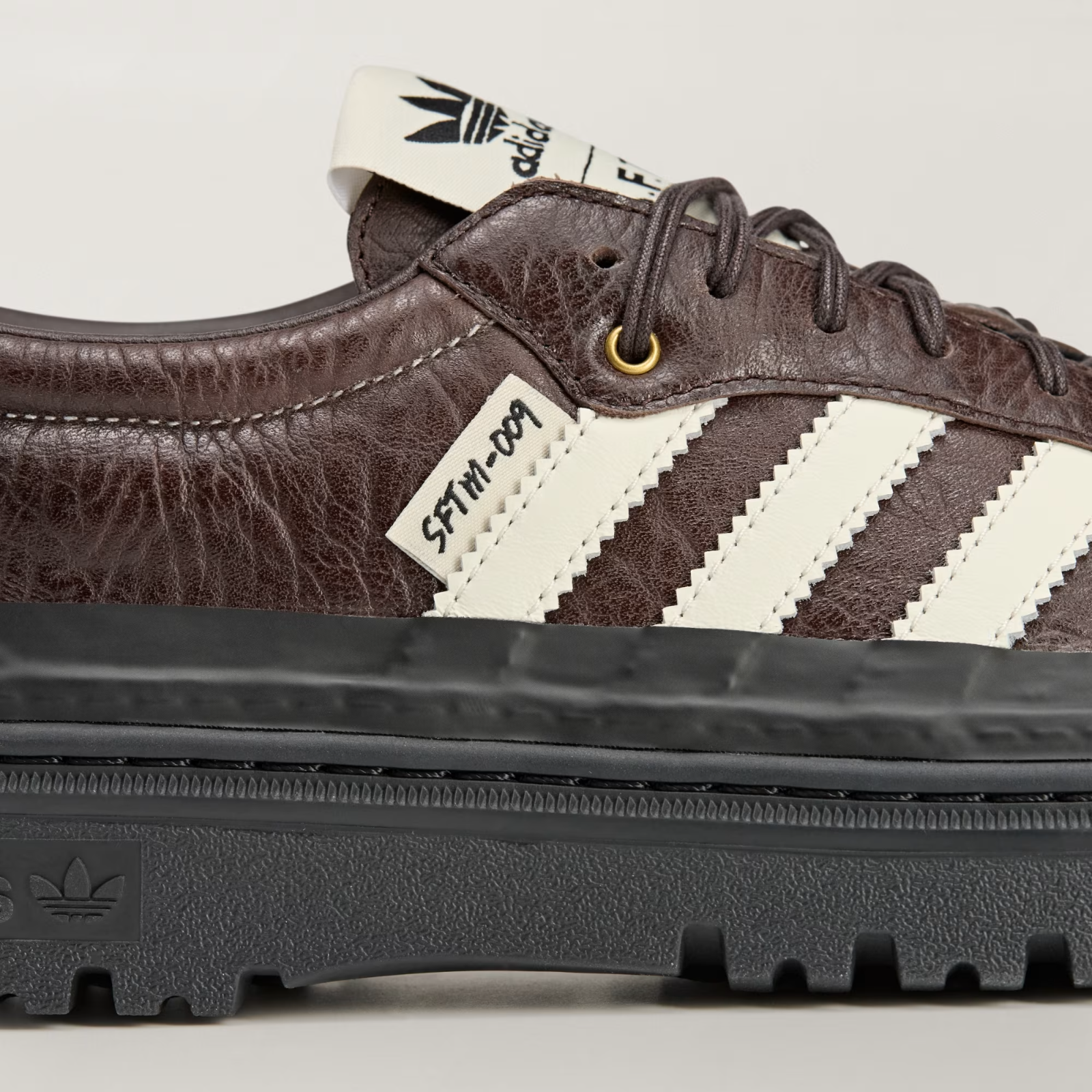 KI4762 Song For The Mute adidas Samba LX Freizeit Brown (Men's)