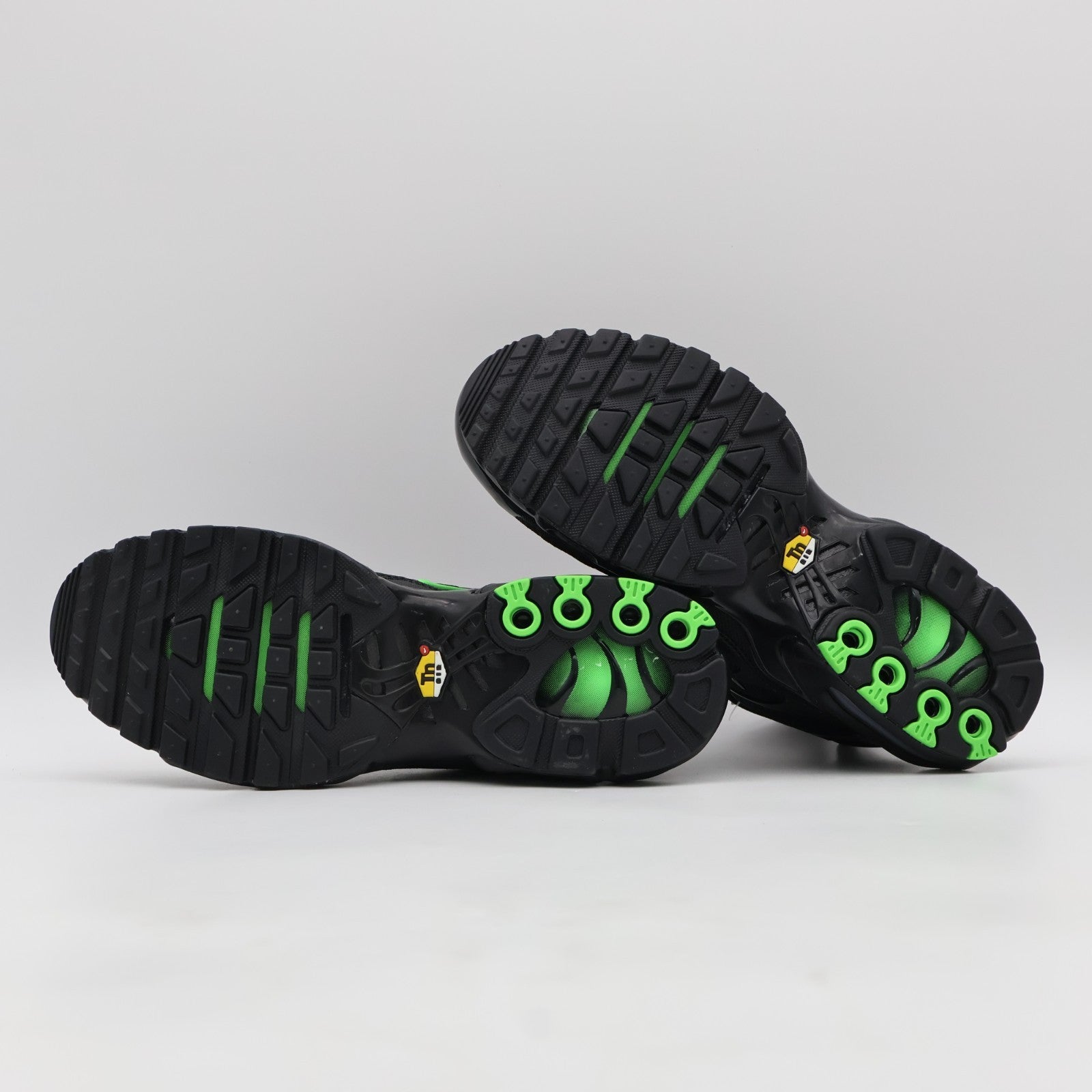 DM0032-024 Nike Air Max Plus Green Strike (Men's)