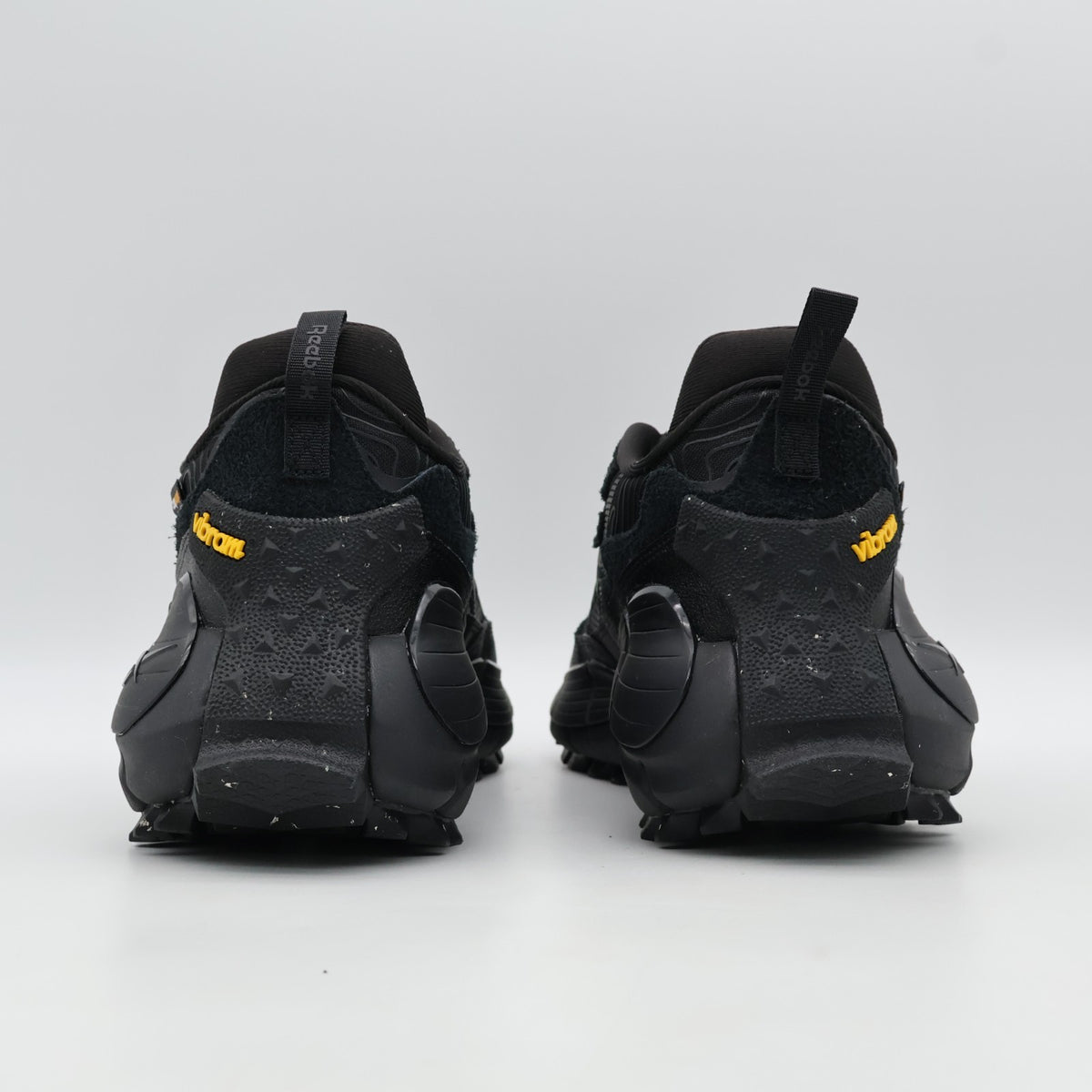 100254702 Reebok Zig Kinetica 2.5 Edge Black Grey (Men's)