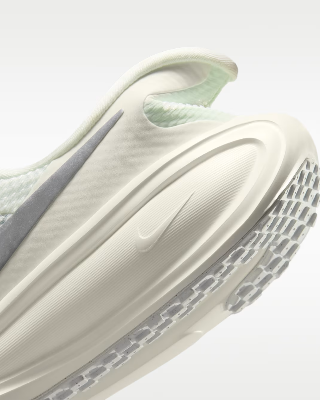 HQ2415-103 Nike Revolution 8 EasyOn Sail Barely Green (Women's)
