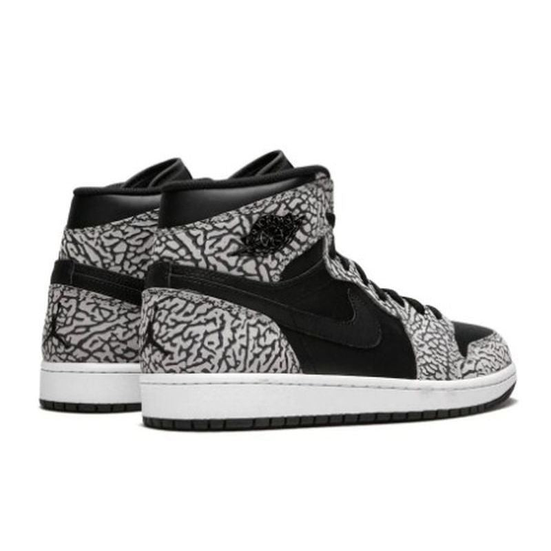 839115-013 Nike Air Jordan 1 Retro High Un-Supreme (Men's)