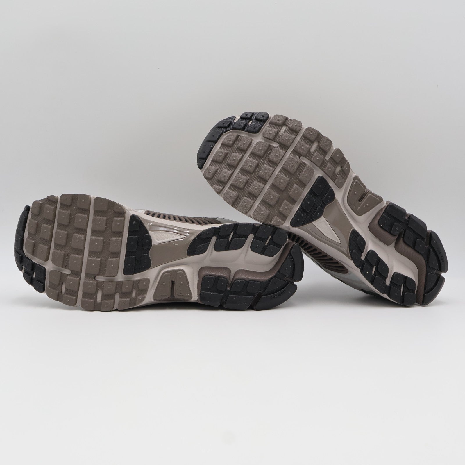 FB9149-005 Nike Zoom Vomero 5 Dark Violet Ore (Men's)