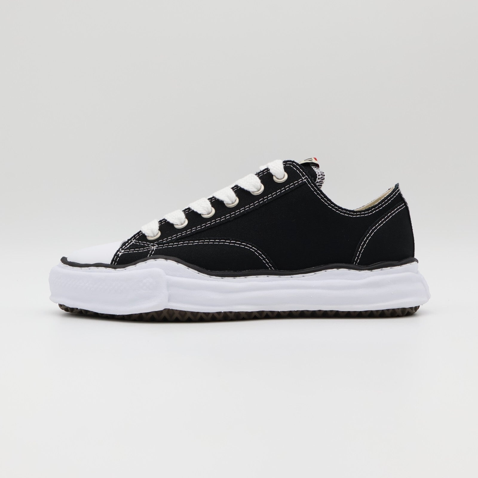 A01FW702-BLACK Maison MIHARA YASUHIRO PETERSON OG Sole Canvas Low Cut (Menâs)