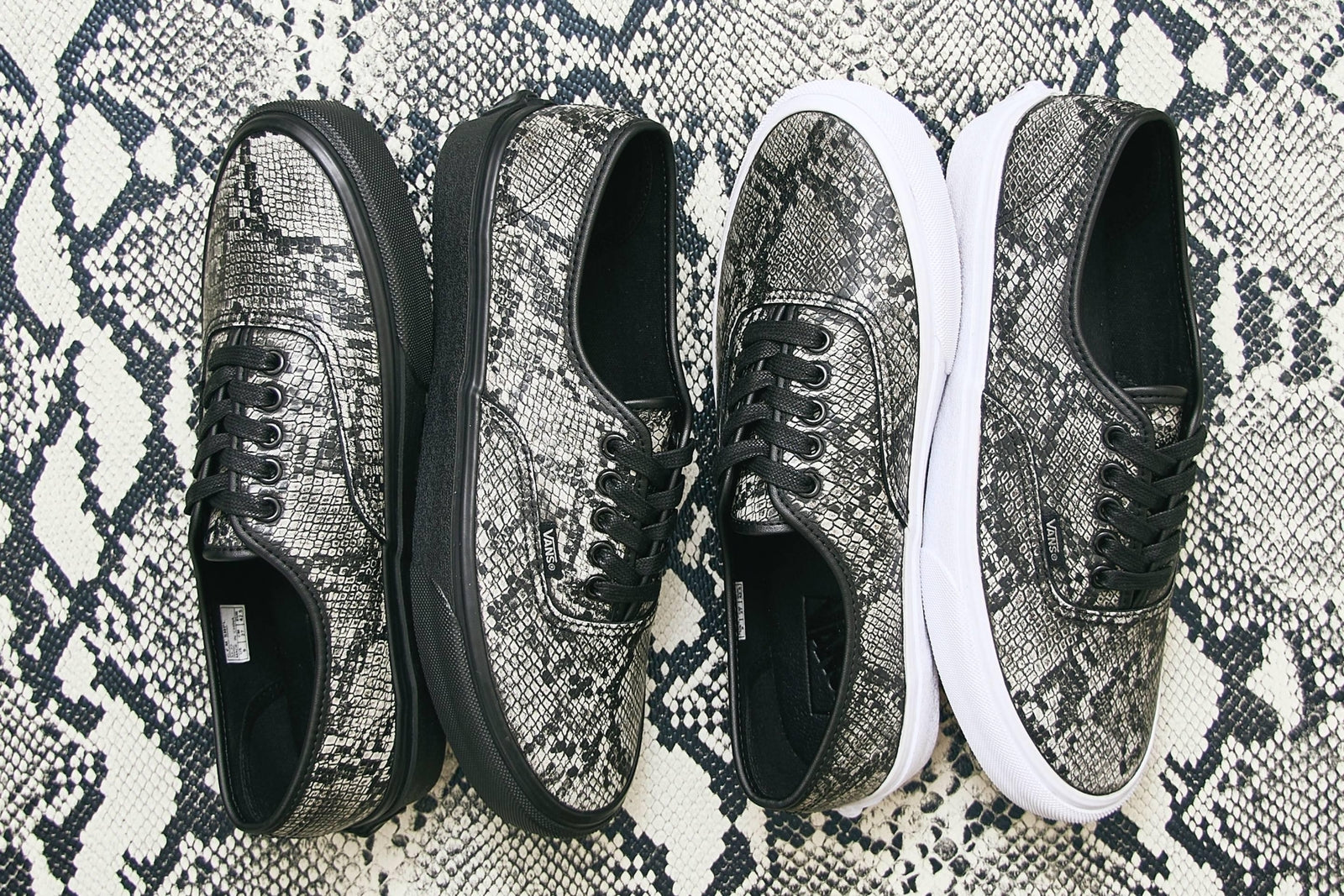688082-0001 BILLY'S Exclusive Vans Authentic Year of the Snake Black (Men's)