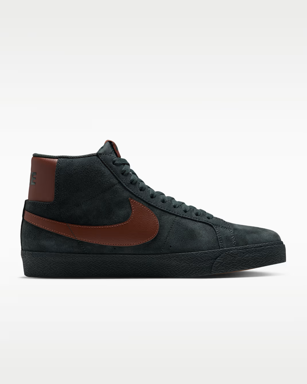 IO0667-300 Nike SB Zoom Blazer Mid "Black Spruce/Corduroy Brown" (Men's)