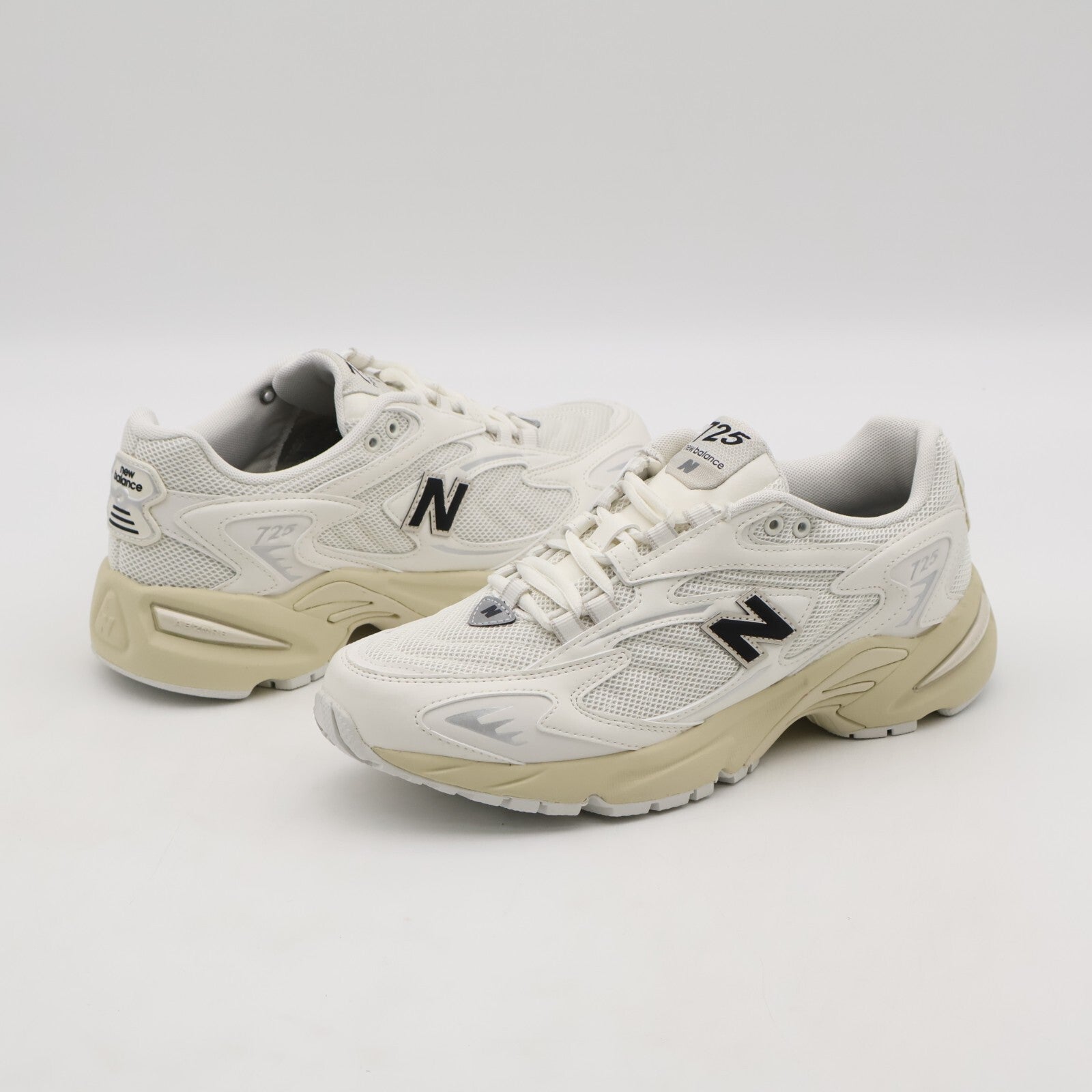 ML725CA New Balance 725 Off White Black (Men's)