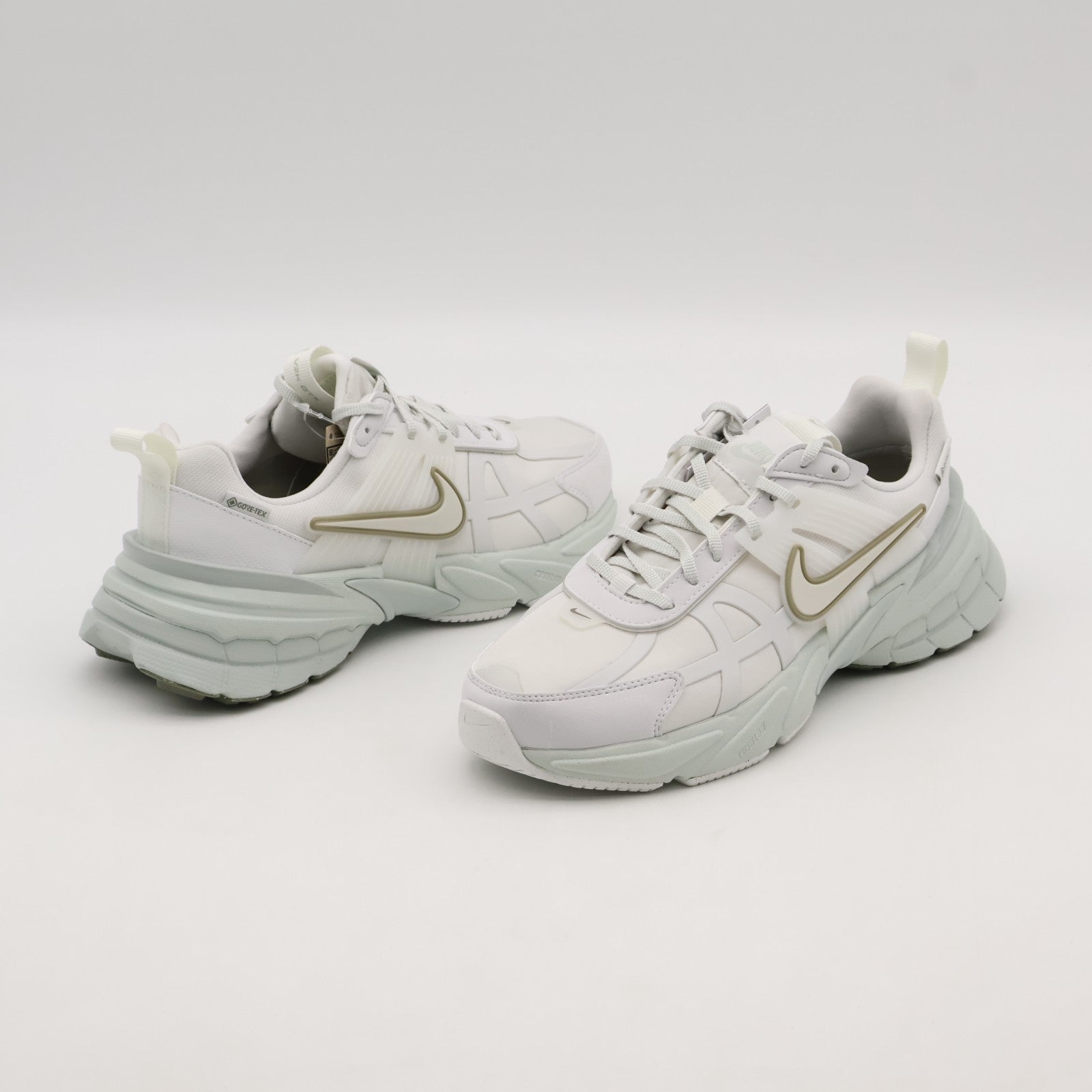 FZ2622-004 Nike V2K Run GORE-TEX Platinum Tint Summit White (Women's)