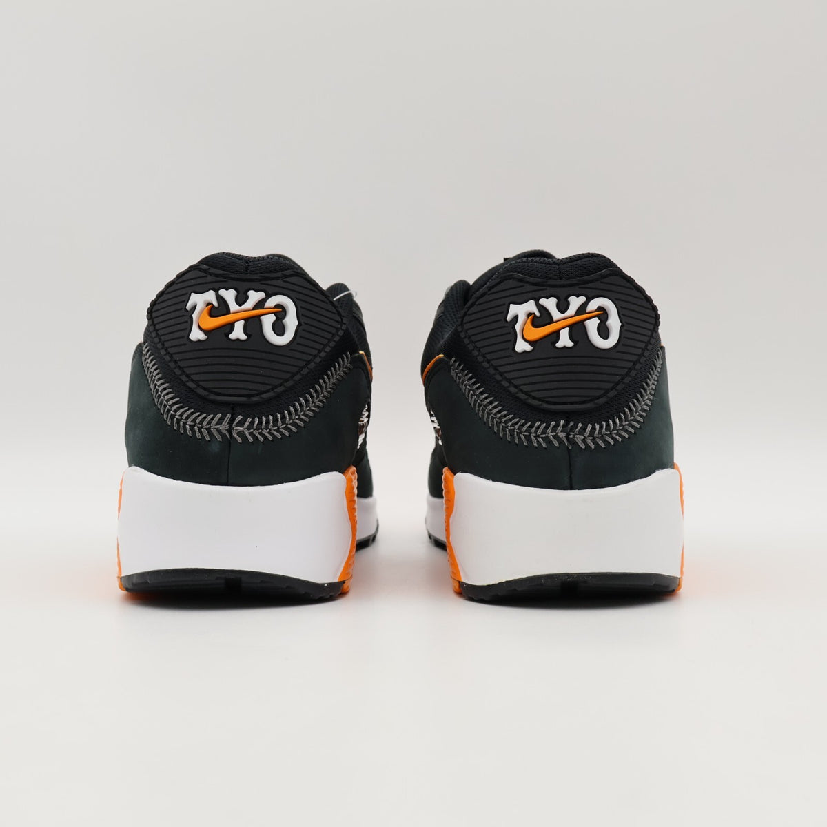 II2353-001 Nike Air Max 90 Tokyo Giants (Men's)
