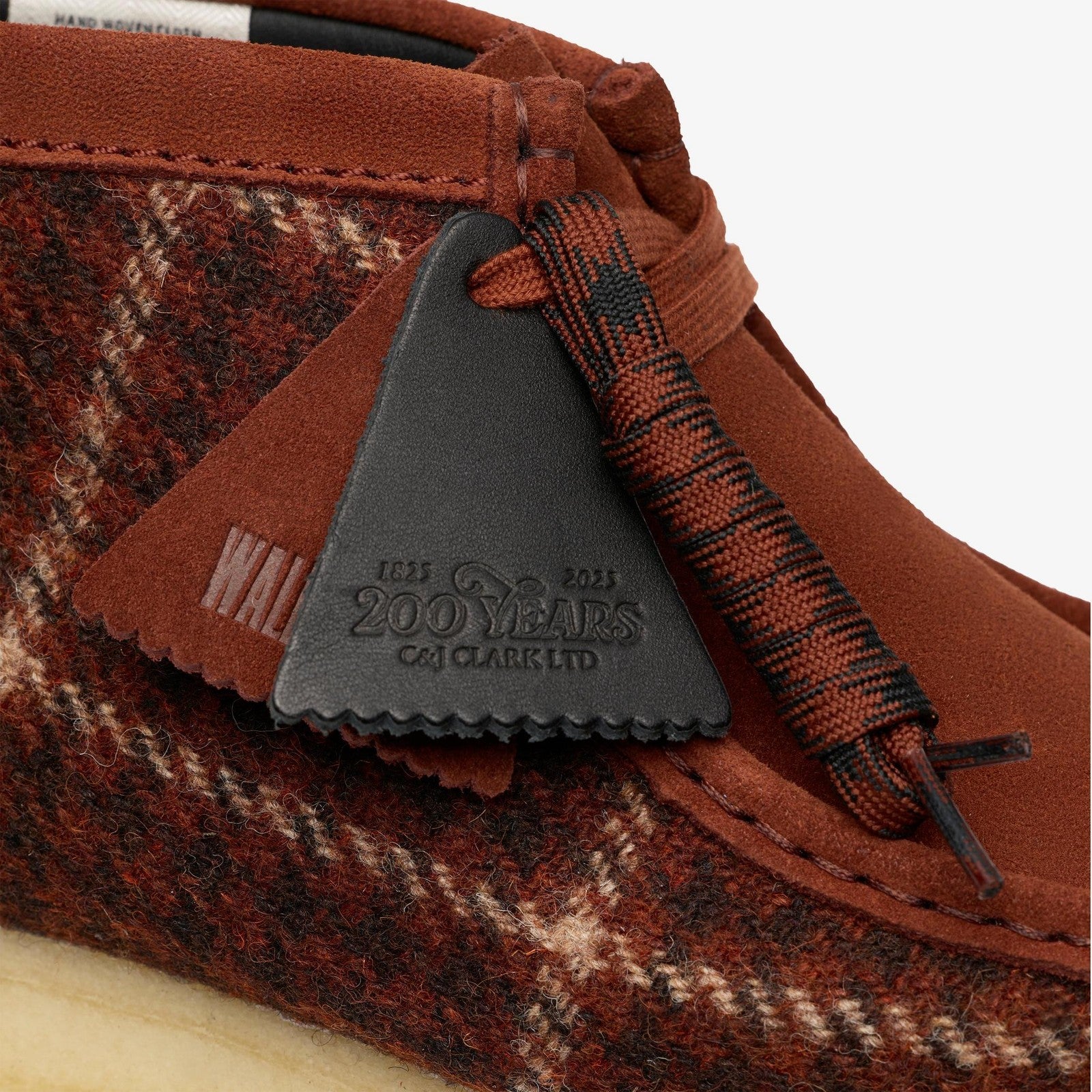 26182793 Harris Tweed Ã Clarks Wallabee Boot Rust Tweed Combi ( Men's )