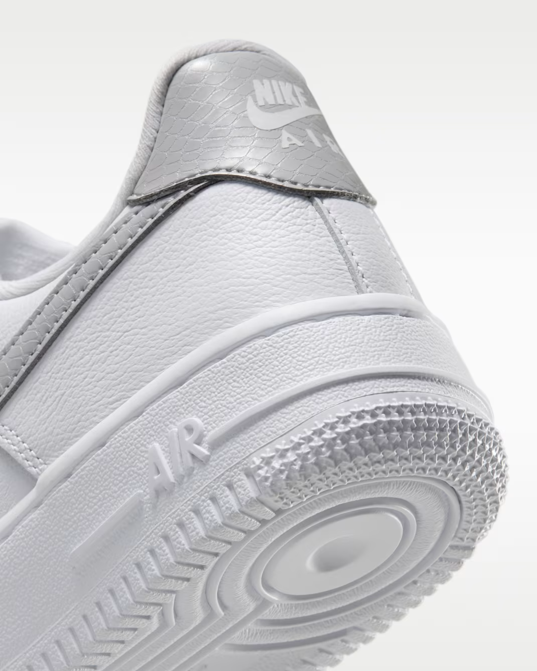 IQ0134-101 Nike Air Force 1 '07 "White/Grey Fog" (Women's)