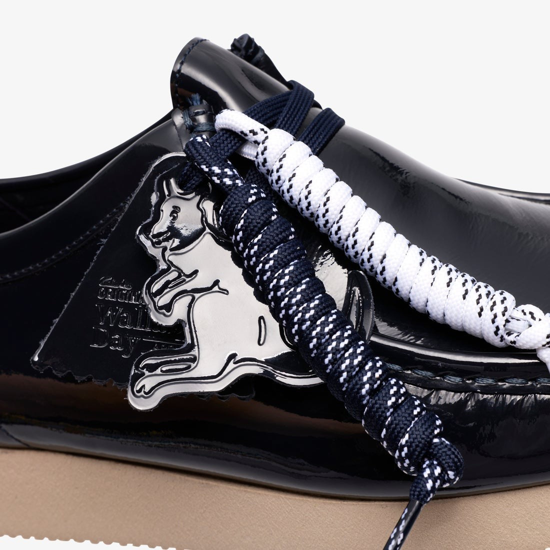 26186520 Clarks Wallabee 2604 "Navy Patent" (Men's)
