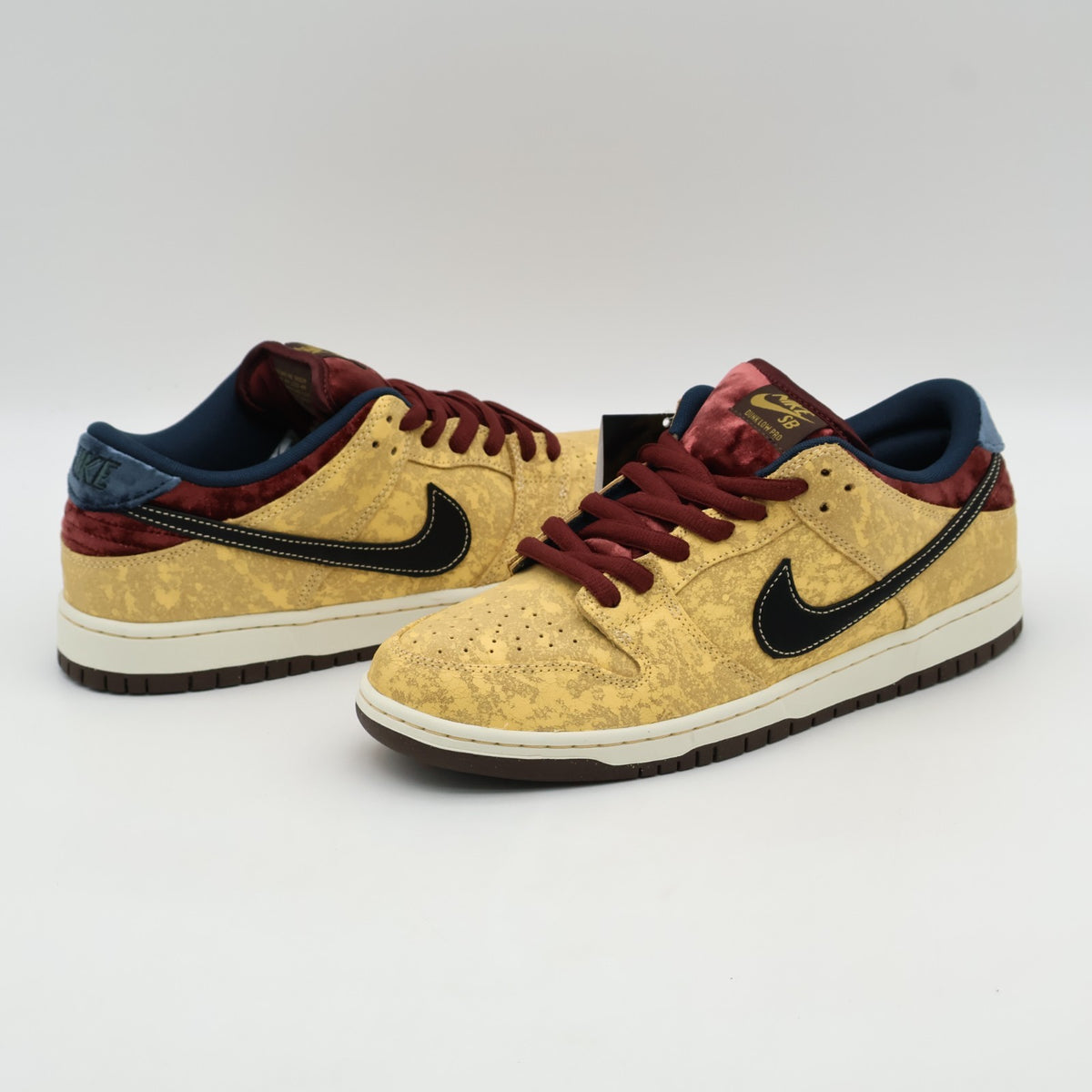 FZ1278-200 Nike SB Dunk Low City of Cinema (Men's)