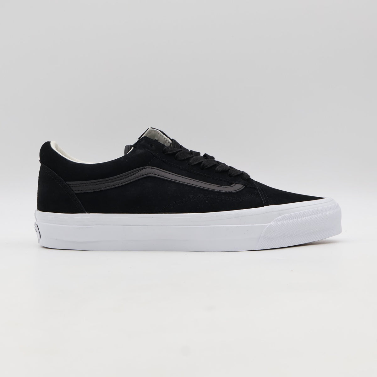 VN000D9JCJJ Vans PREMIUM OLD SKOOL PIG SUEDE BLACK (Men's)