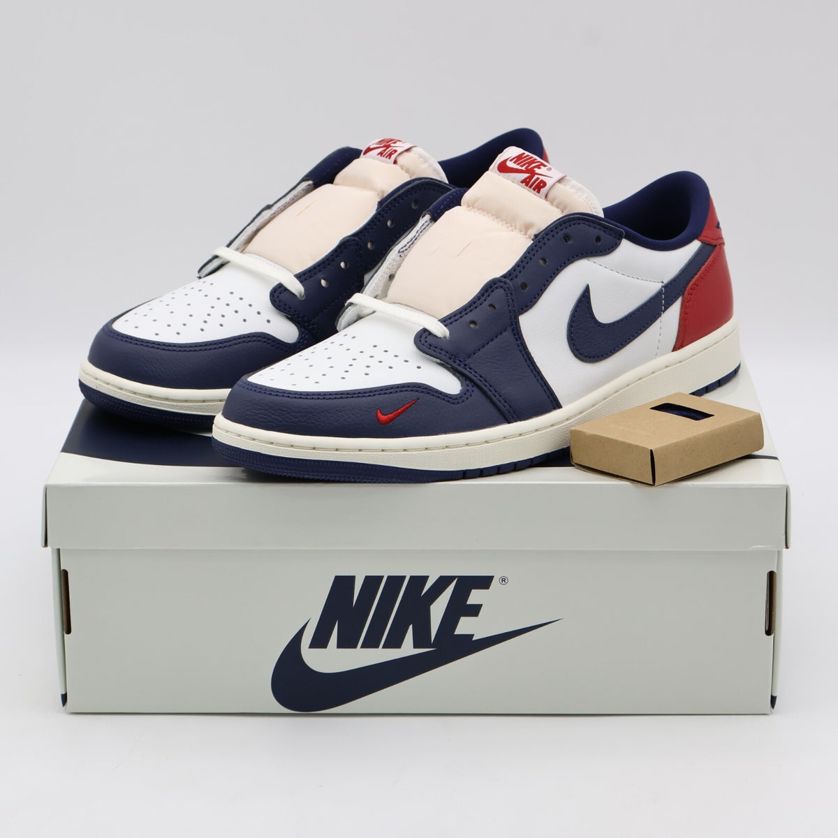 HQ2993-100 Nike Air Jordan 1 Retro Low OG Howard (Men's)