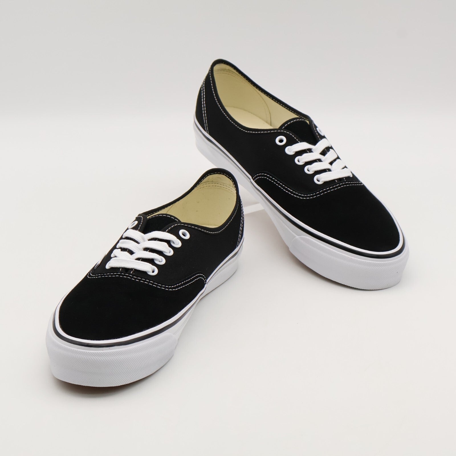 VN000D5KMCG Vans Premium Authentic 44 Black White (Men's)