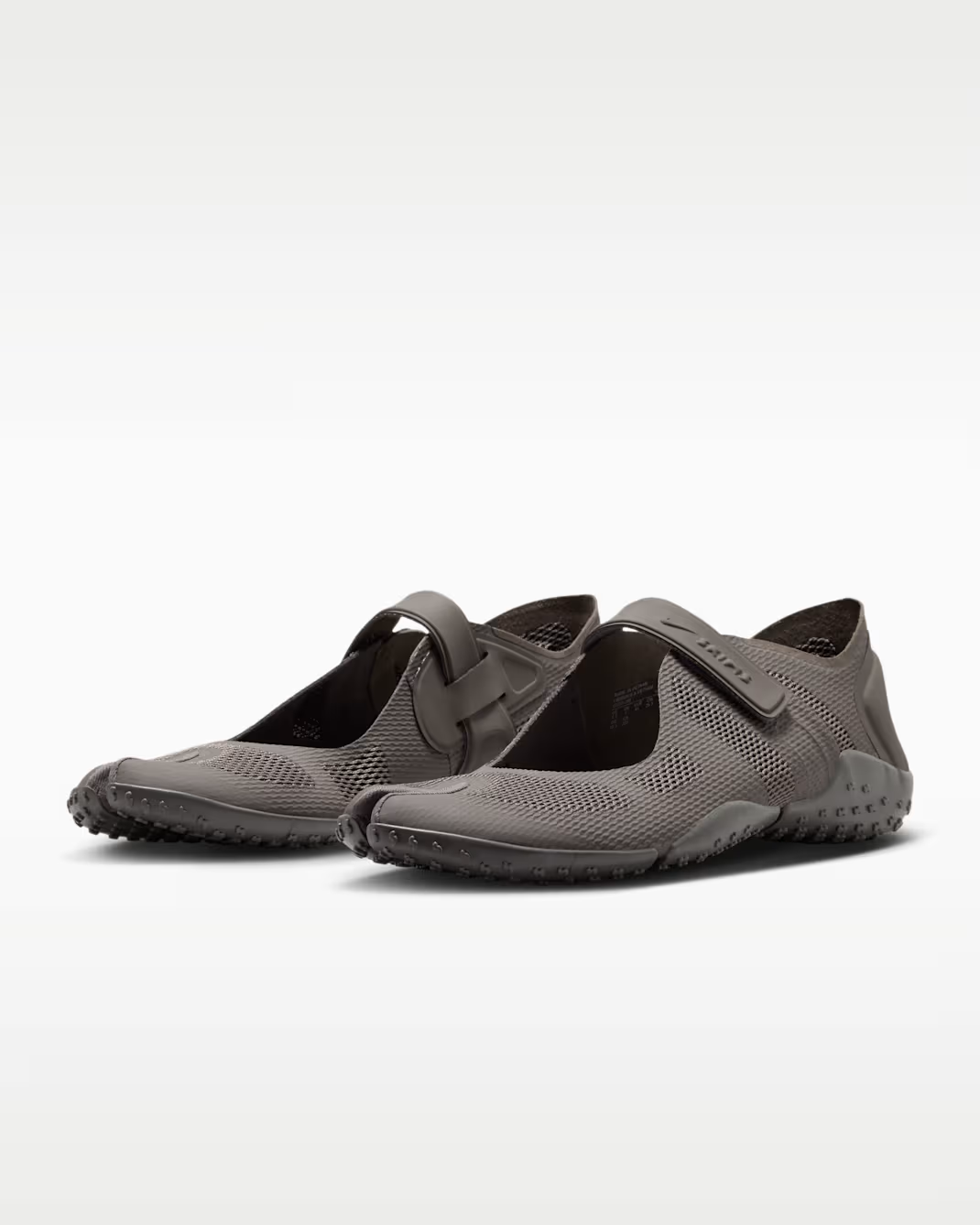 IZ5353-200 SKIMS Ã Nike Rift Mesh "Cave Stone/Medium Ash" (Women's)