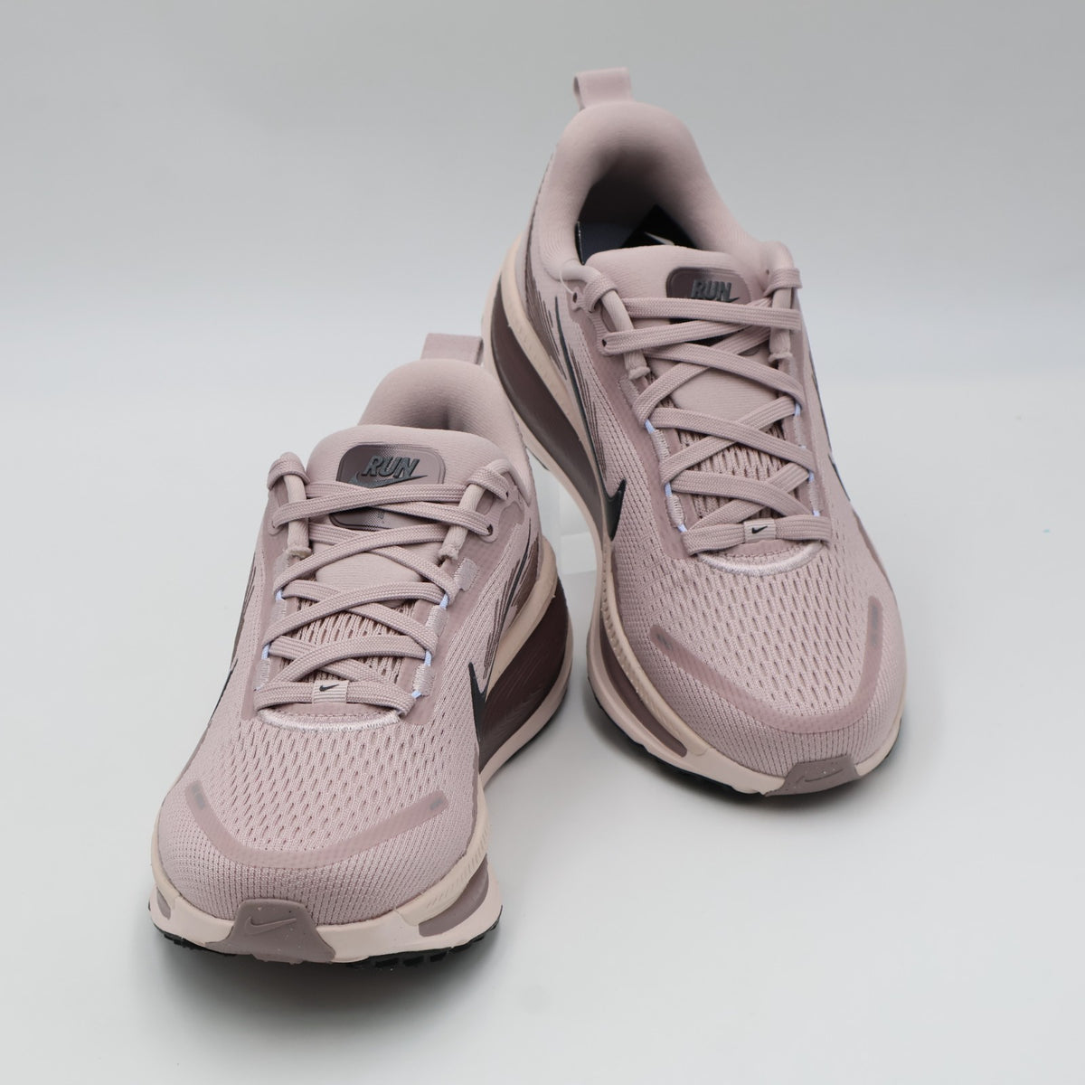 HM6804-607 Nike Vomero 18 Particle Rose Silt Red Tattoo Off Noir (Women's)