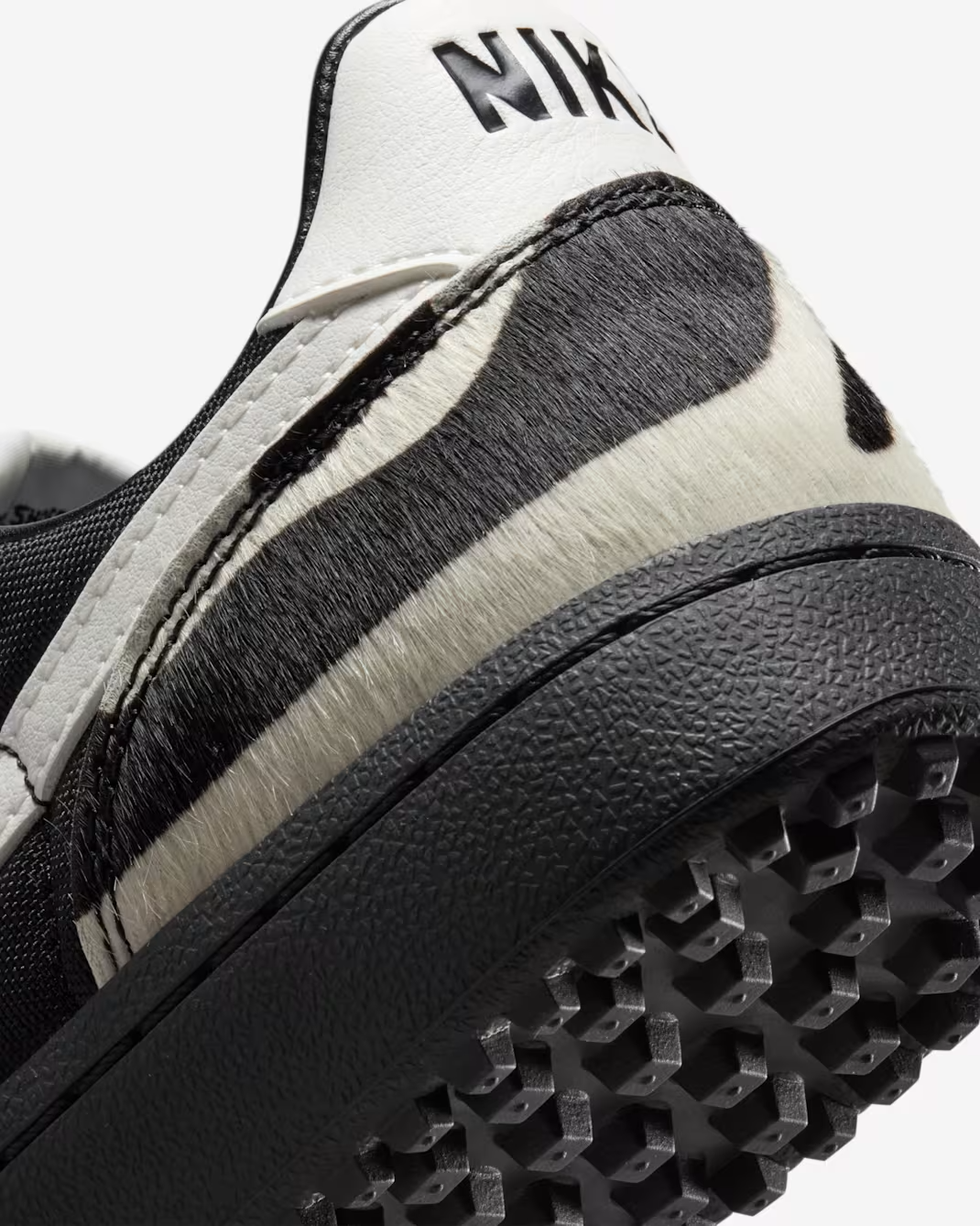 IM5768-001 Nike Field General Zebra Print (Women's)