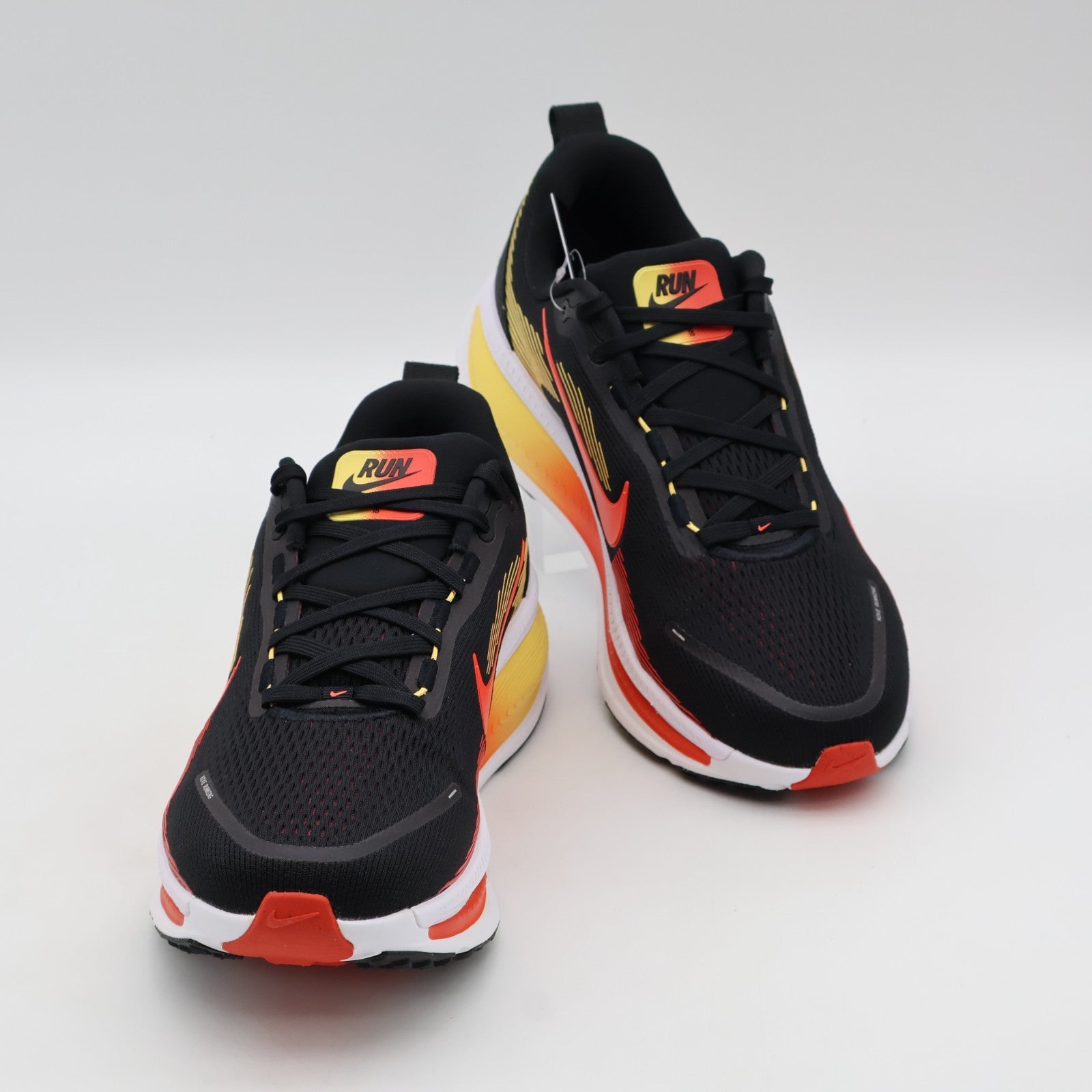 IF0514-016 Nike Vomero 18 Black Light Crimson Topaz Gold Bright Crimson (Men's)