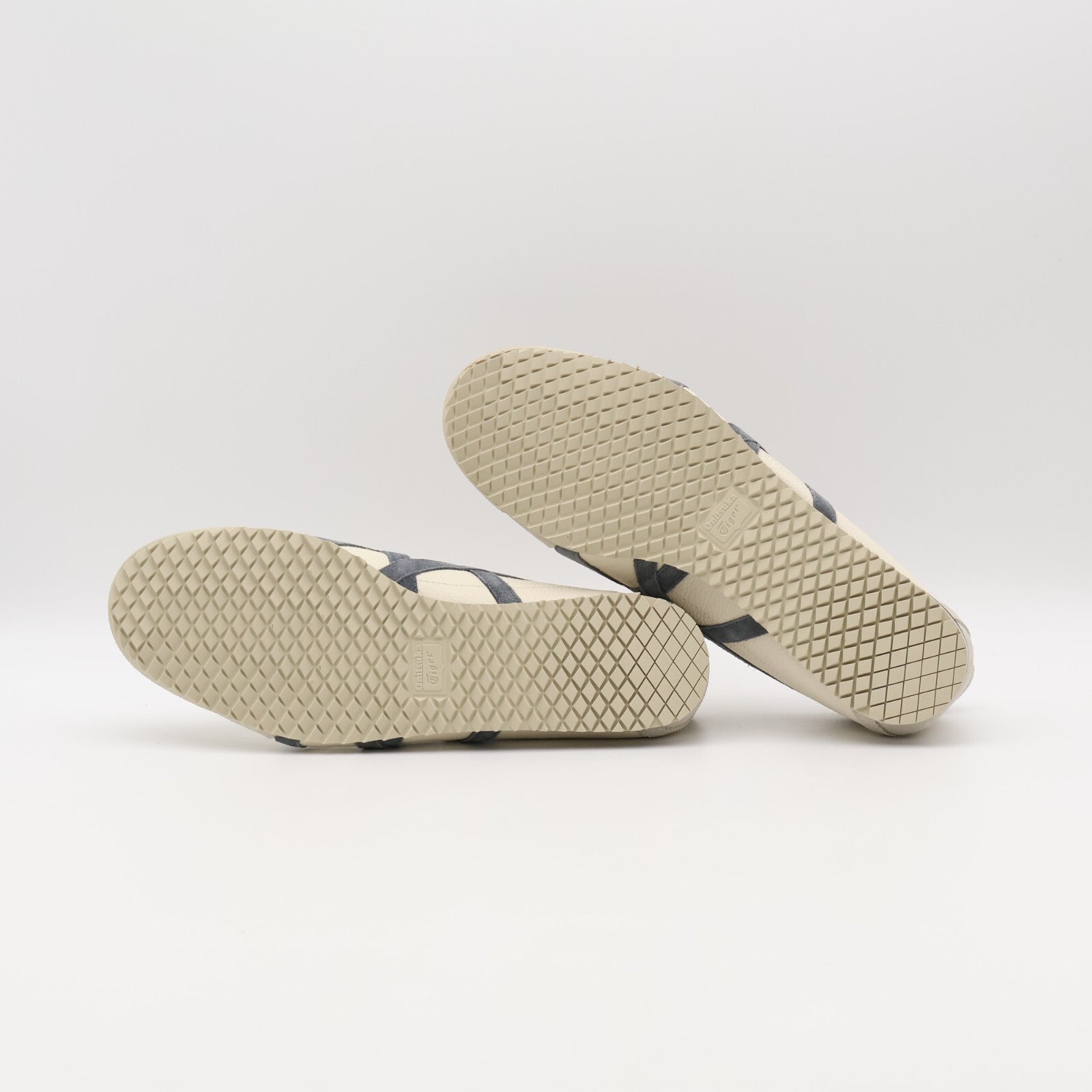 1183C015-200 Onitsuka Tiger Mexico 66 SD Birch Metropolis (Men's)