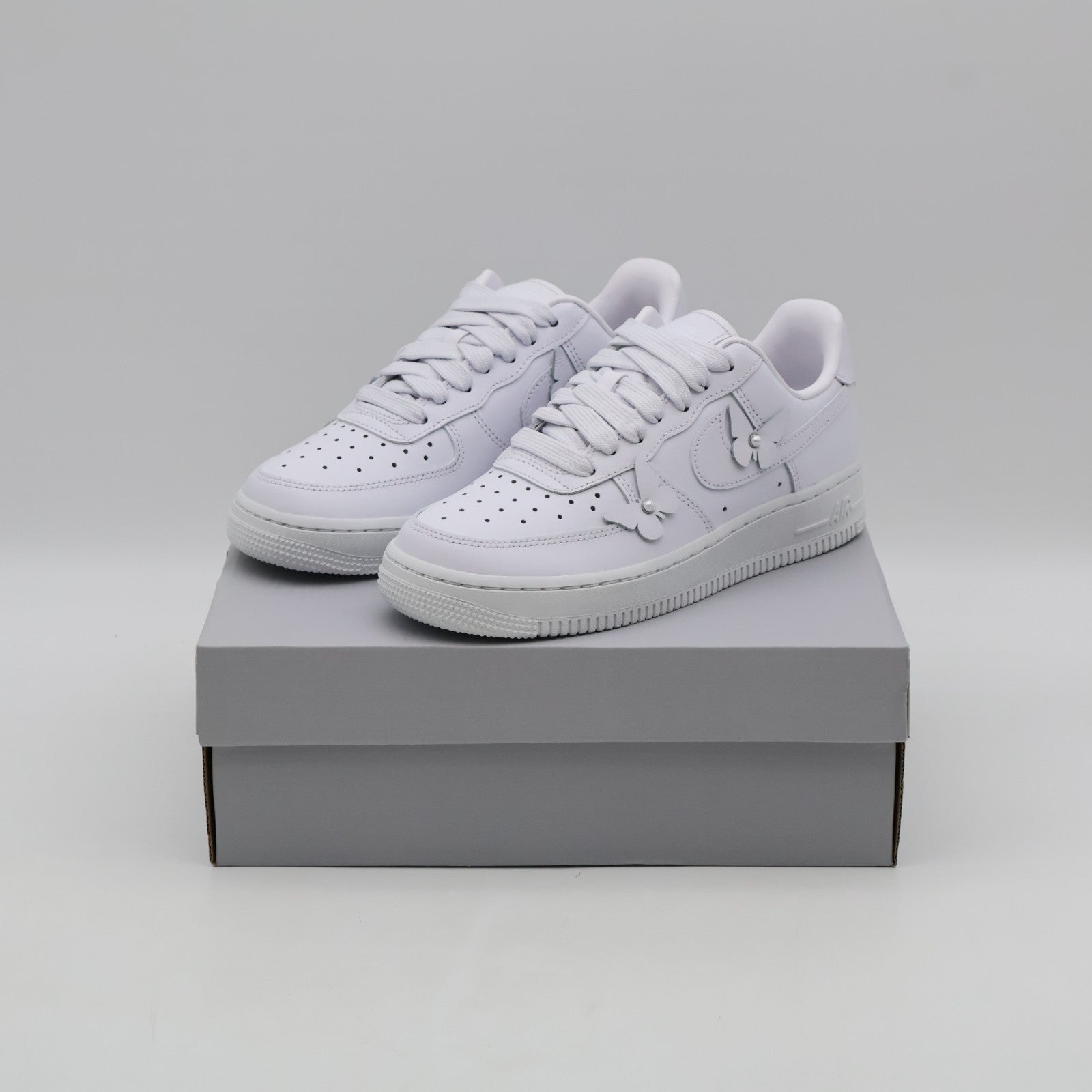 IH4480-100 Nike Women's Air Force 1 Low Butterfly (Women's)