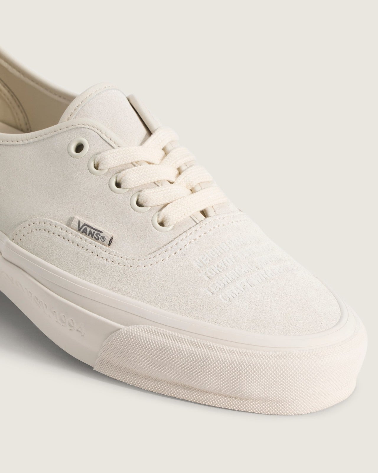 VN000XVJ7VJ NEIGHBORHOOD Ã OTW by Vans Authentic 44 "Natural" (Men's)