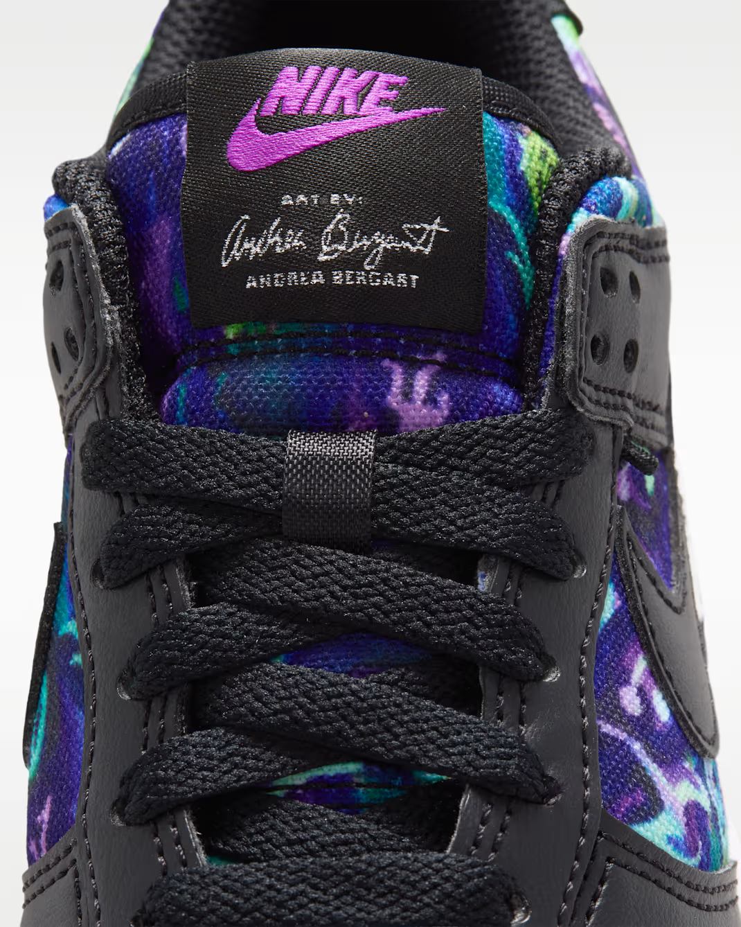 IO2102-900 Andrea Bergart Ã Nike GS Dunk Low "Multi Color"