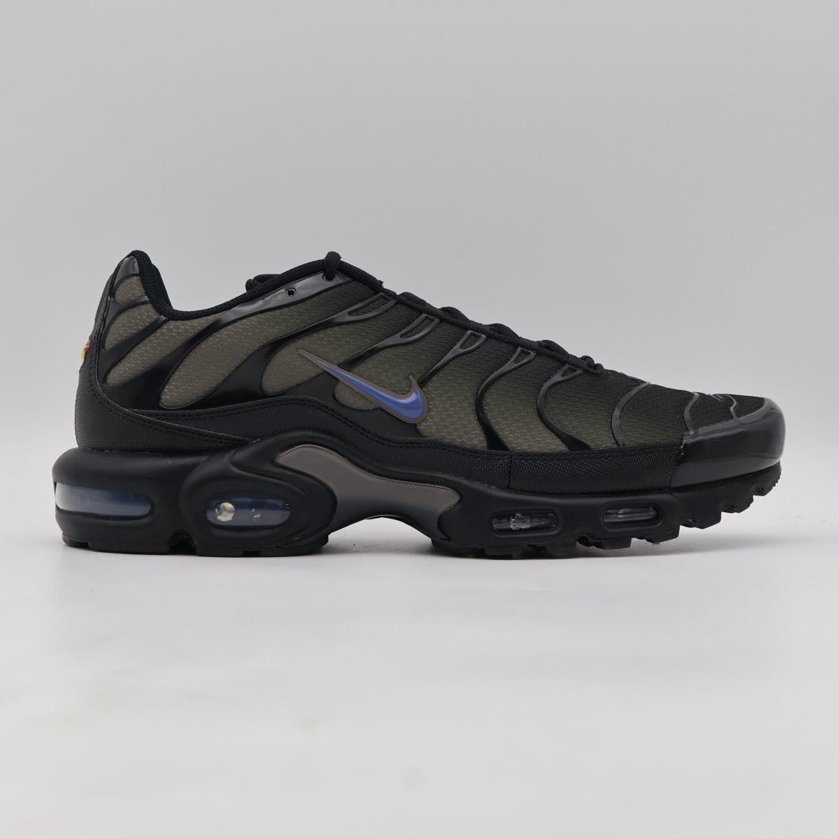 DM0032-018 Nike Air Max Plus Black Dark Smoke Grey (Men's)