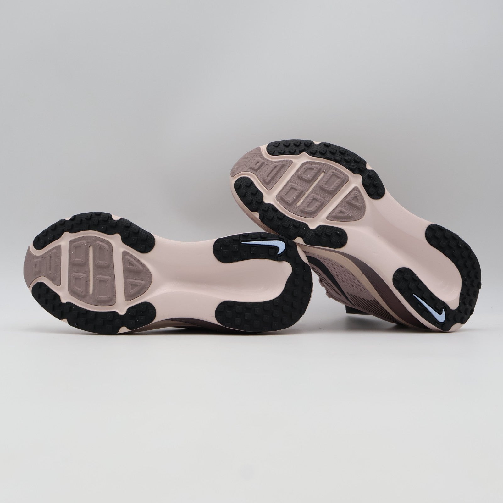 HM6804-607 Nike Vomero 18 Particle Rose Silt Red Tattoo Off Noir (Women's)