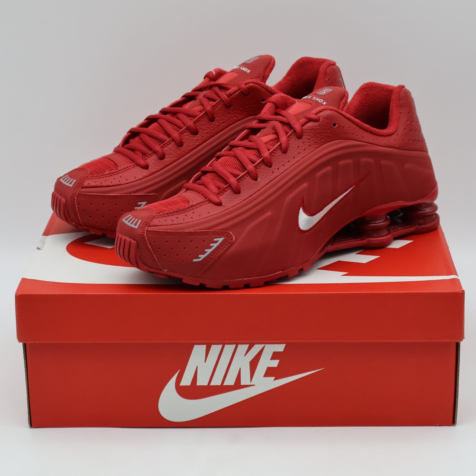 IQ0608-687 Nike Shox R4 Gym Red Metallic Silver (Men's)